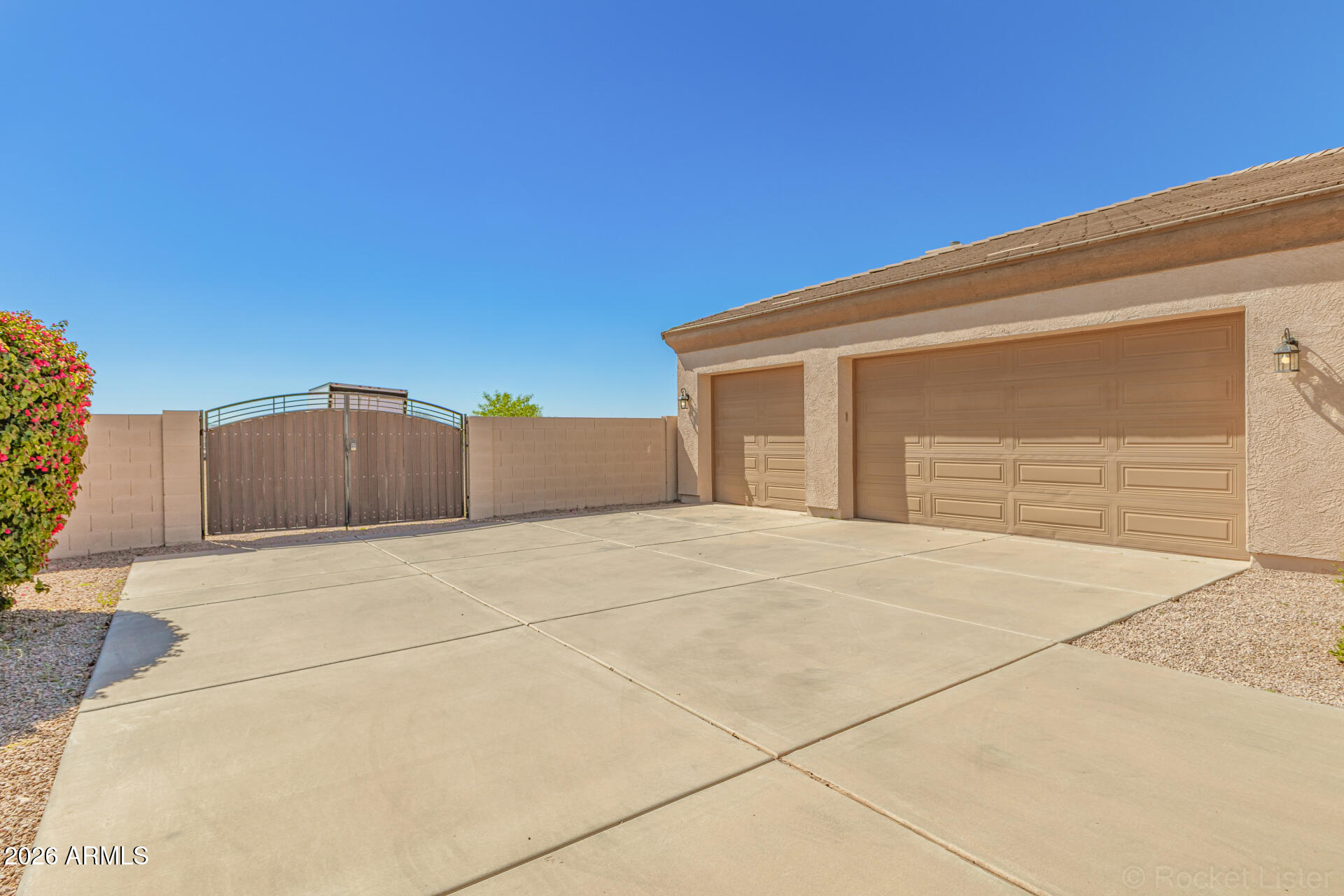 COMM @ W 1/4 COR OF SEC 2-3S-8E TH E-100.00 TH N-5 - Residential