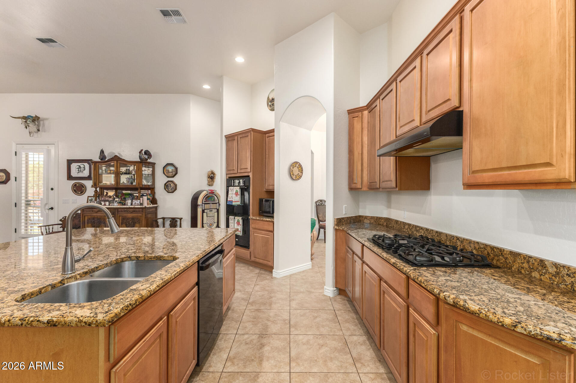 COMM @ W 1/4 COR OF SEC 2-3S-8E TH E-100.00 TH N-5 - Residential