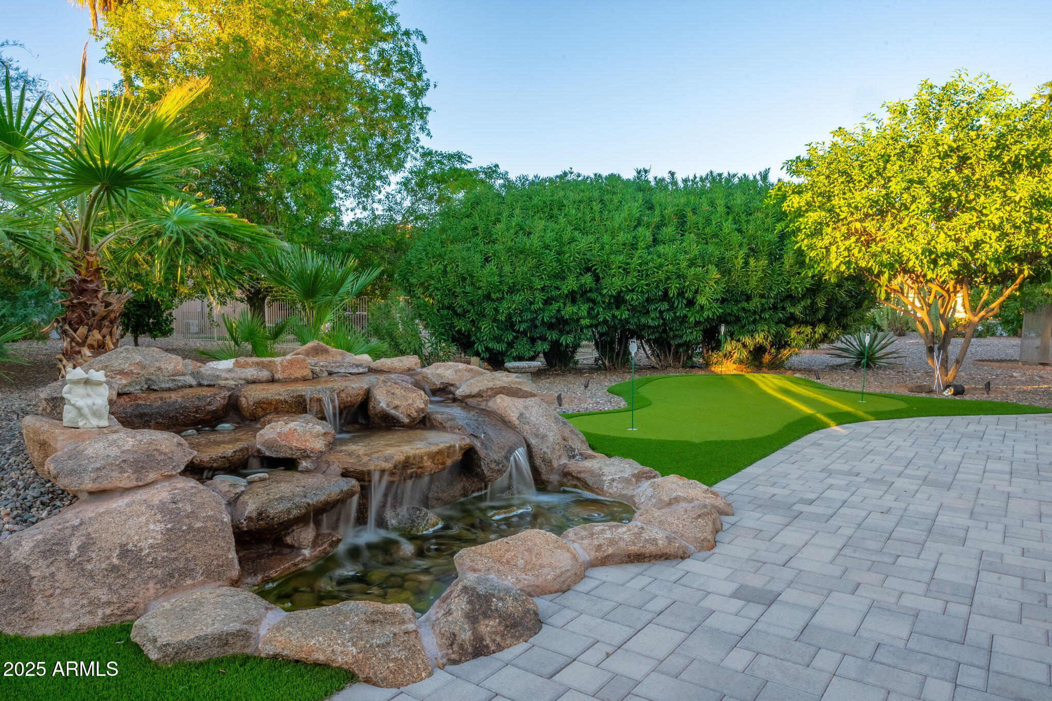 13812 W PINETREE Drive