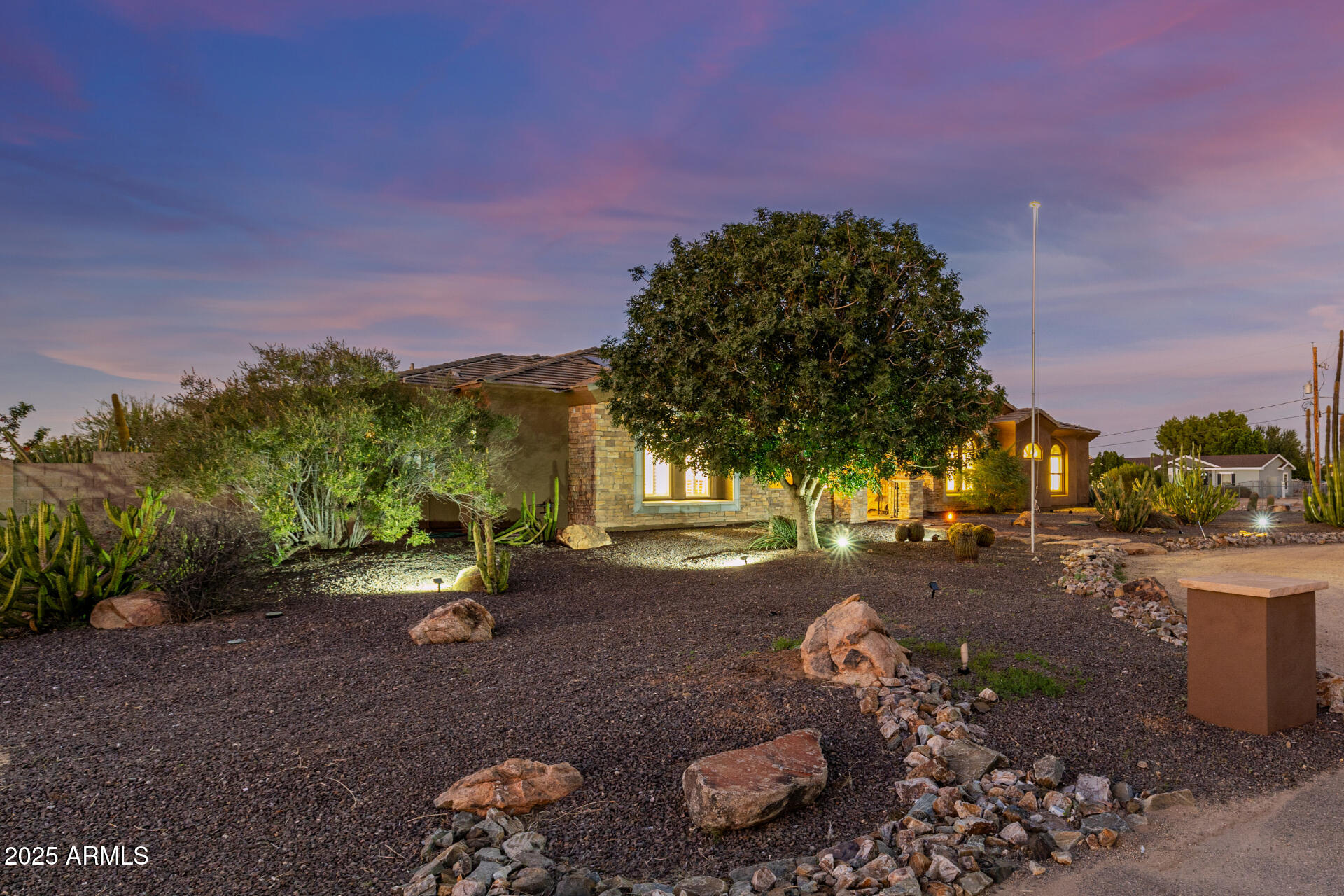 20548 E NAVAJO Drive