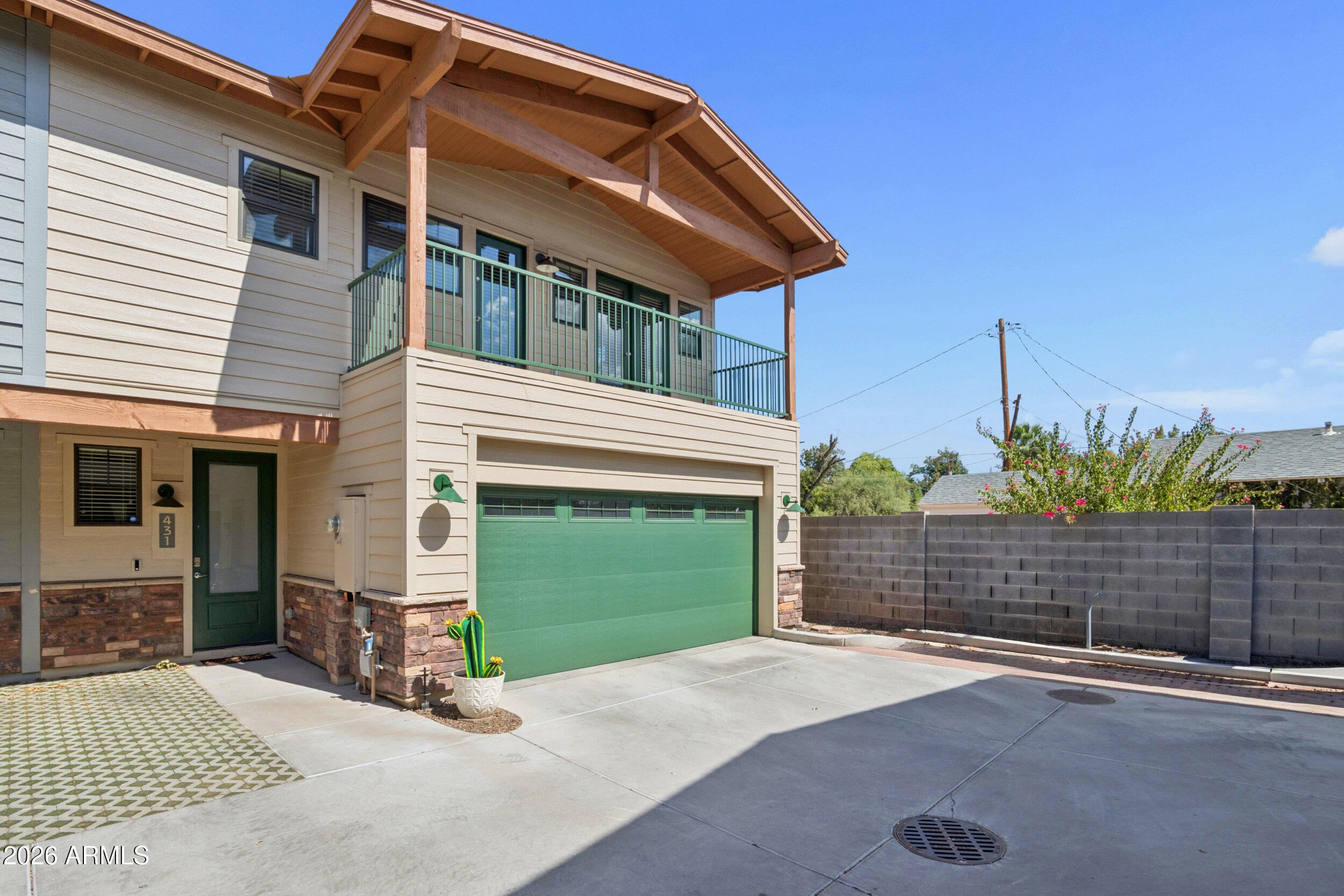 431 W 9TH Street