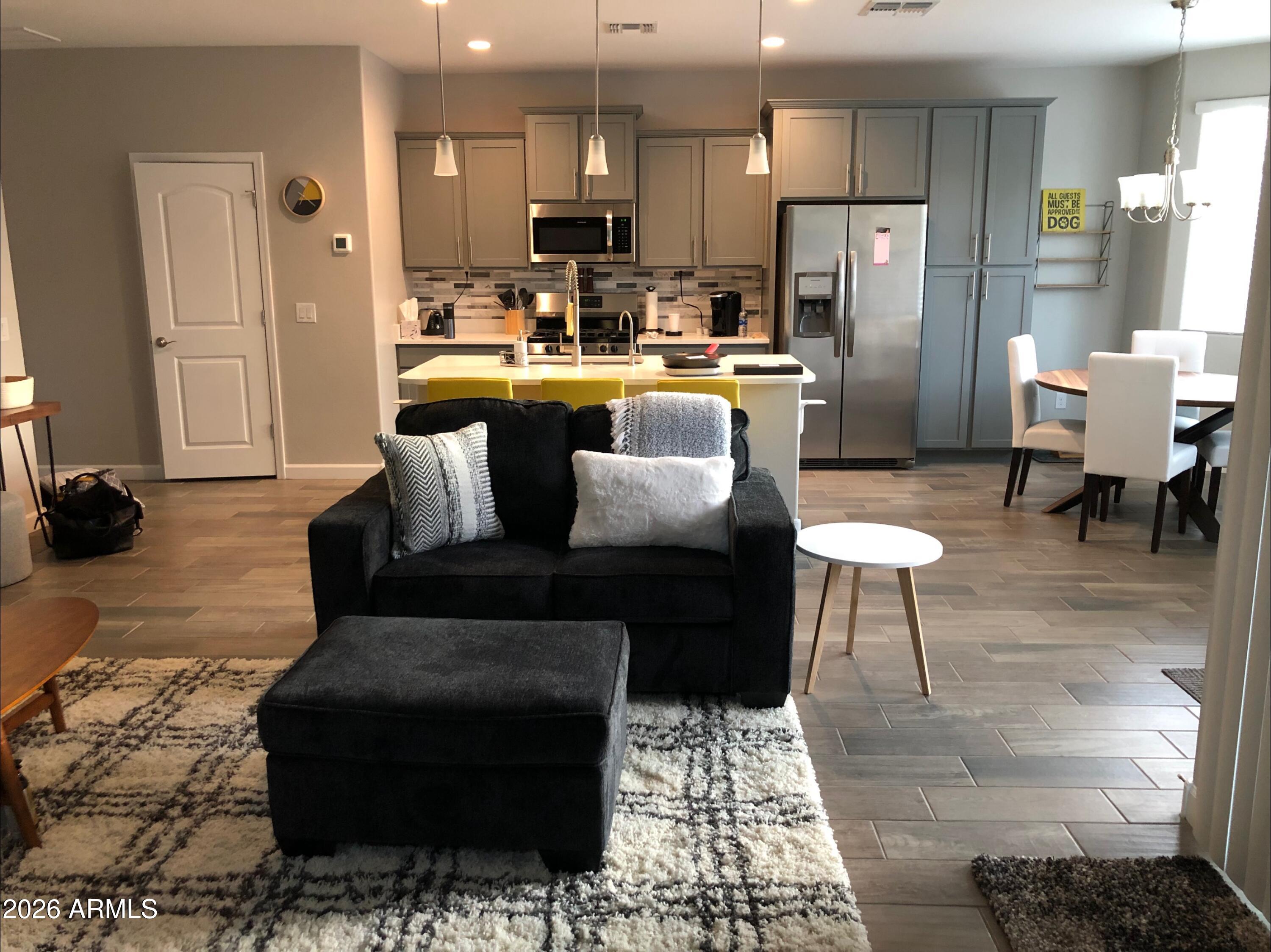 431 W 9TH Street
