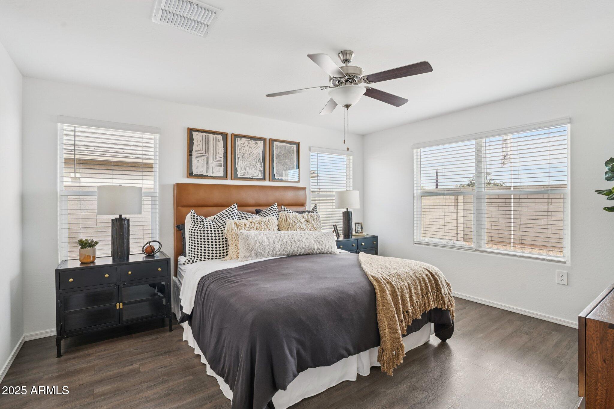 1514 E FARRIER Drive