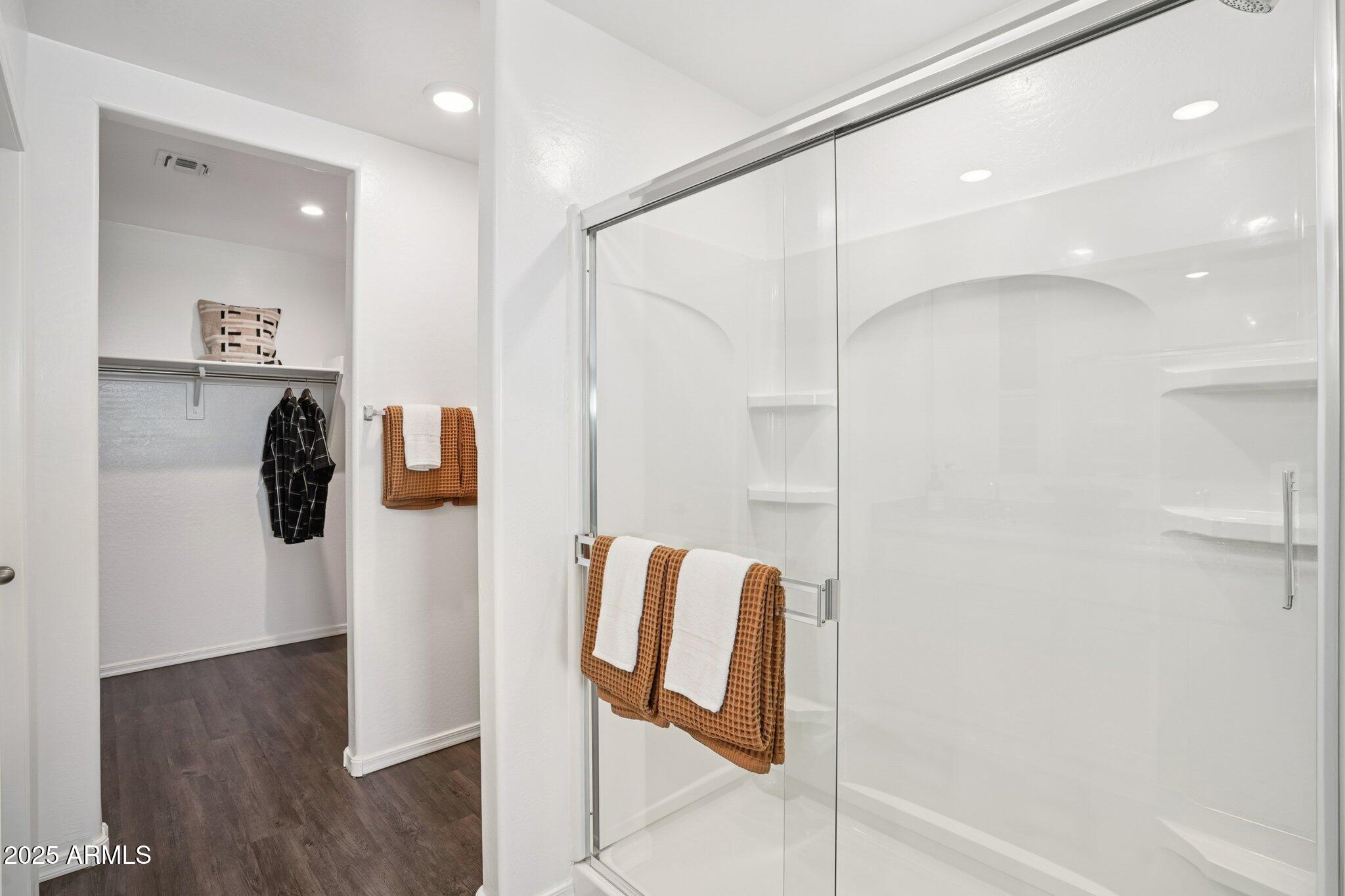 1514 E FARRIER Drive