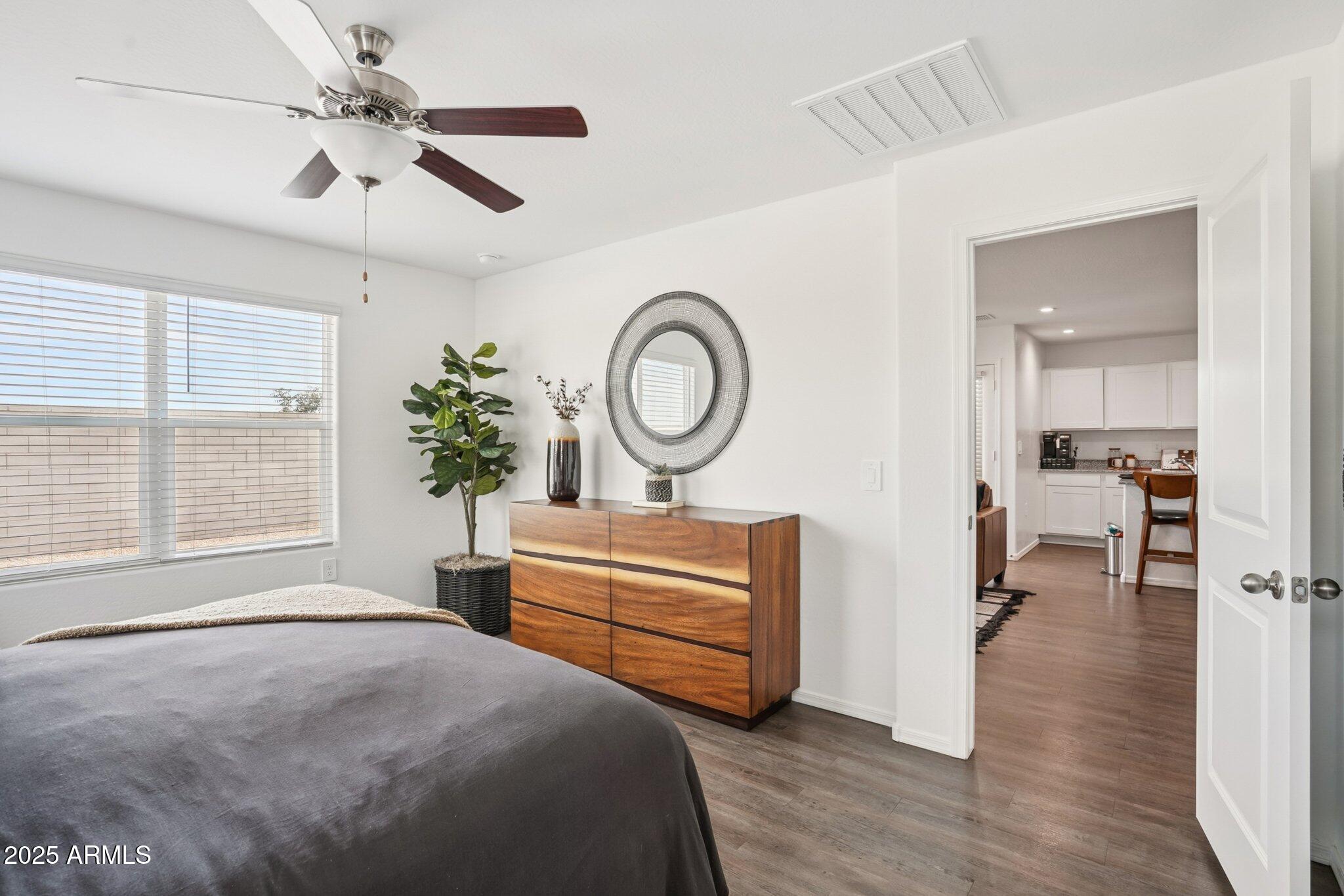 1514 E FARRIER Drive