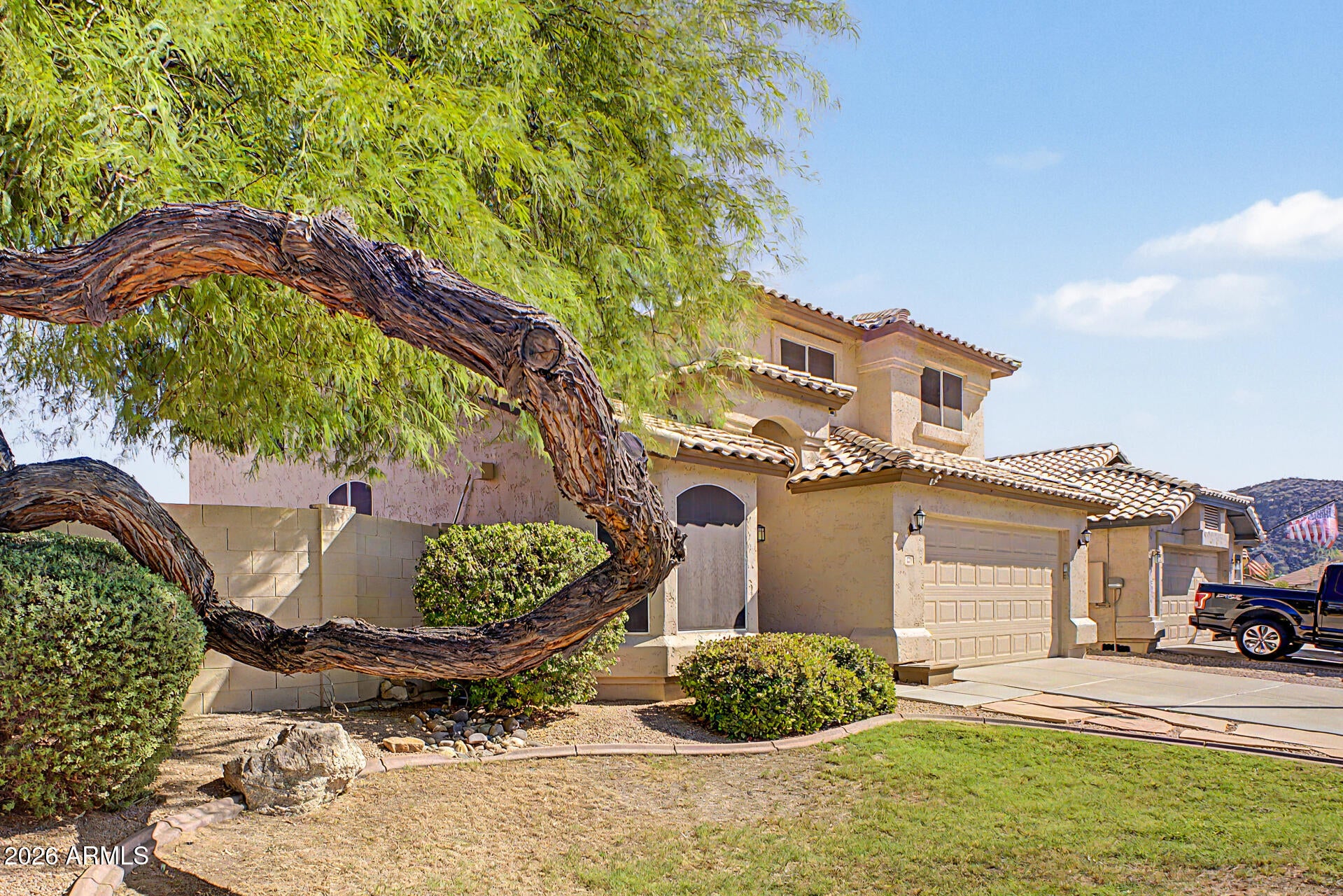 2211 E WILLIAMS Drive E