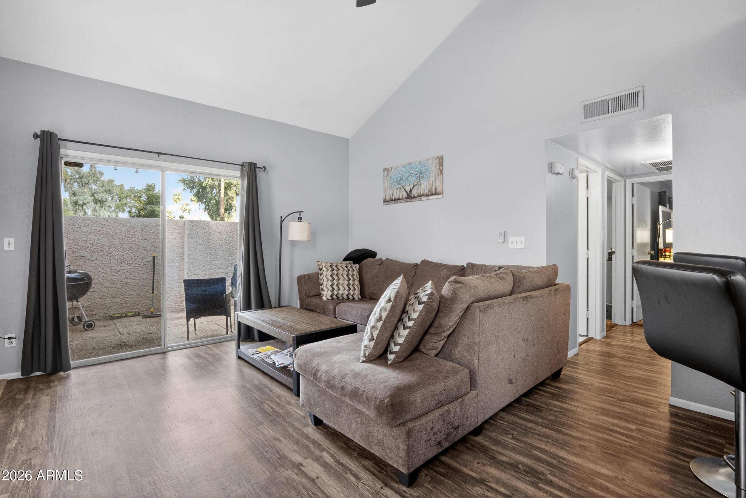 2019 W LEMON TREE Place 1160