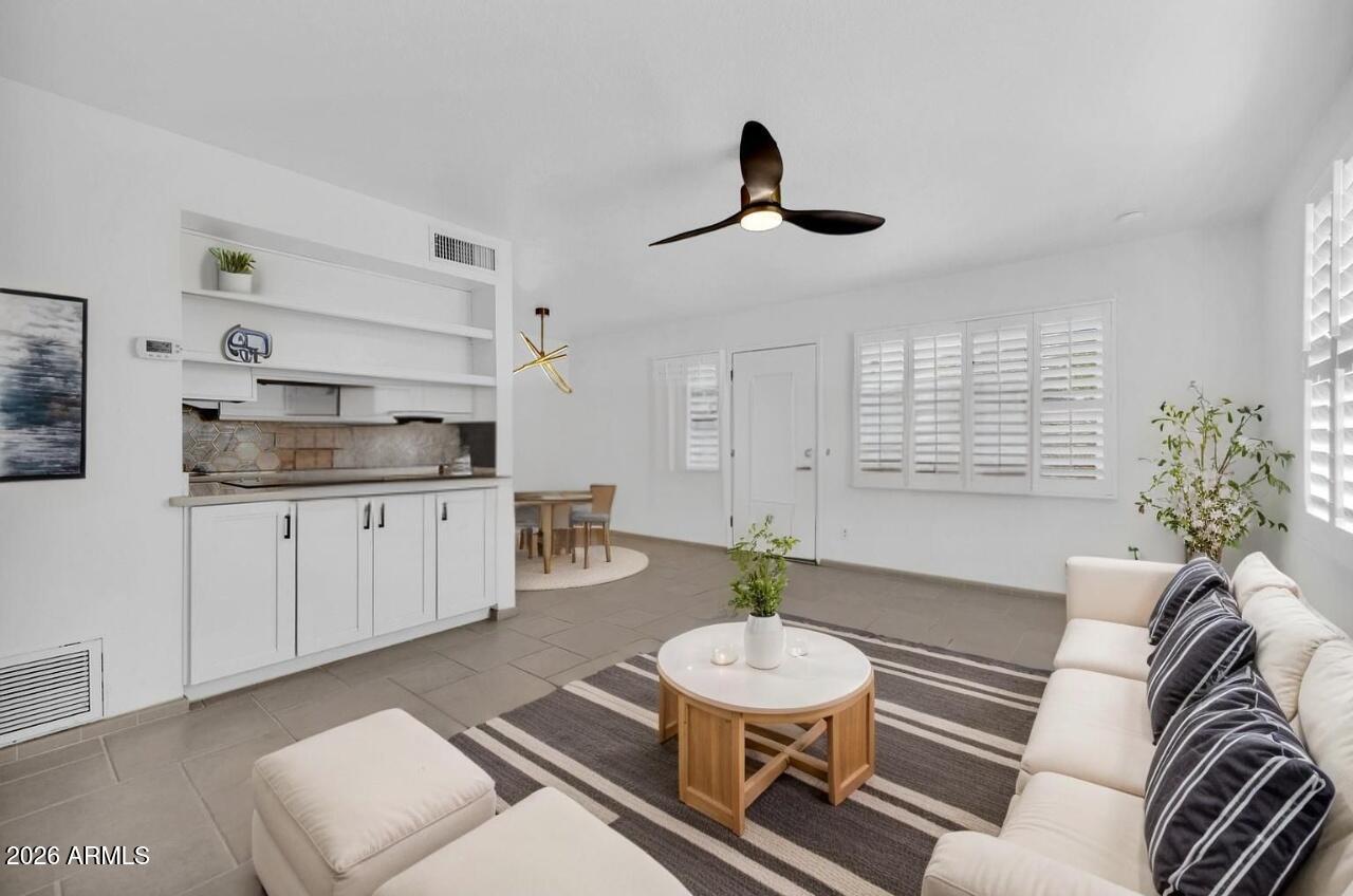 8017 E GLENROSA Avenue