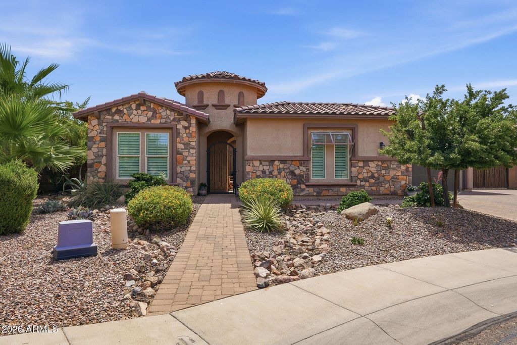 Photo of 7827 S Sequoia Drive, Gilbert, AZ 85298 (MLS # 7020267)