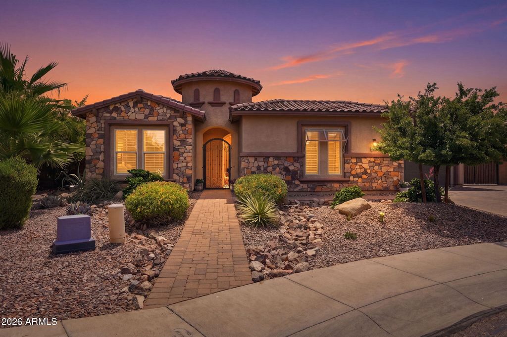 Photo of 7827 S Sequoia Drive, Gilbert, AZ 85298 (MLS # 7020267)