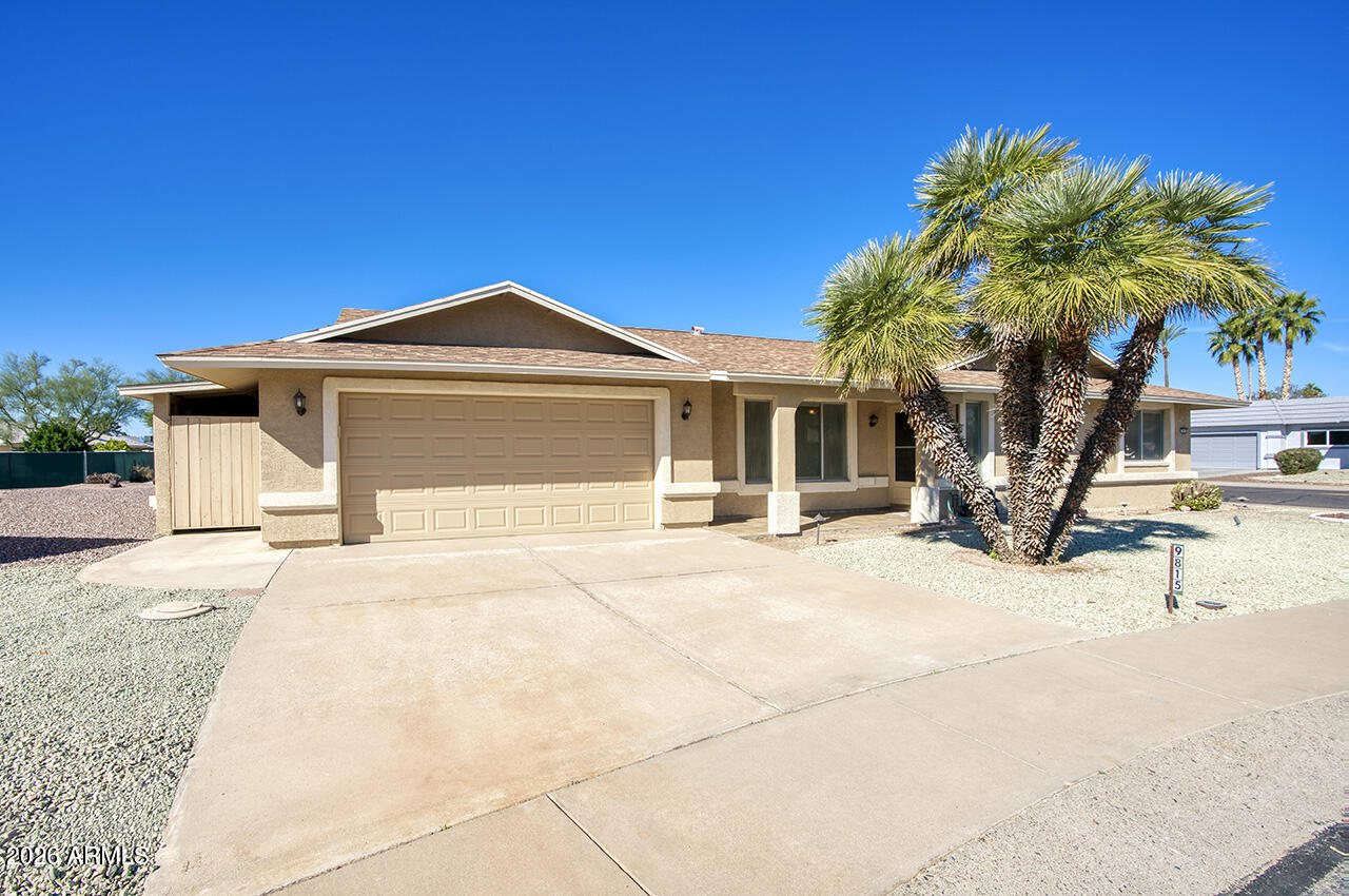 9815 W LINDGREN Avenue