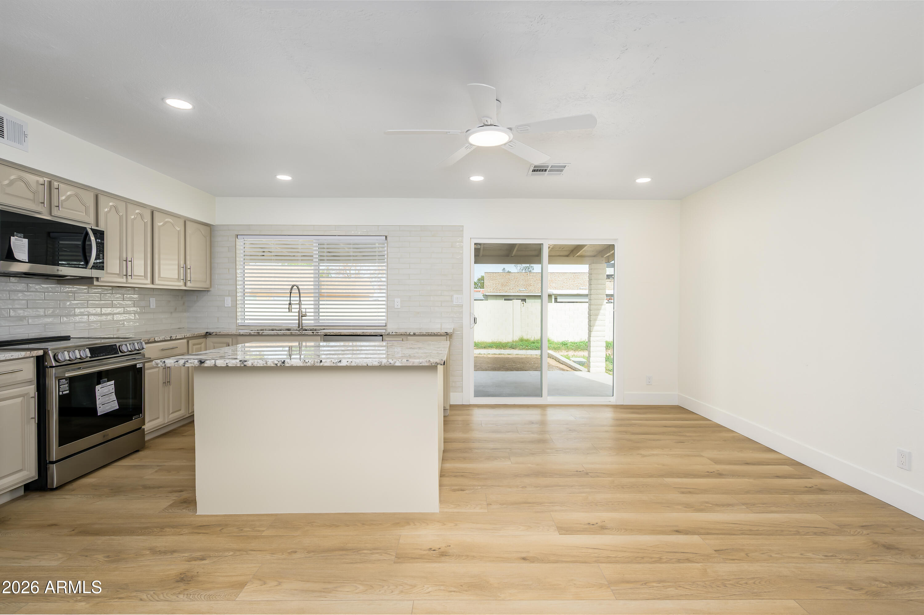 1132 W LAGUNA AZUL Avenue