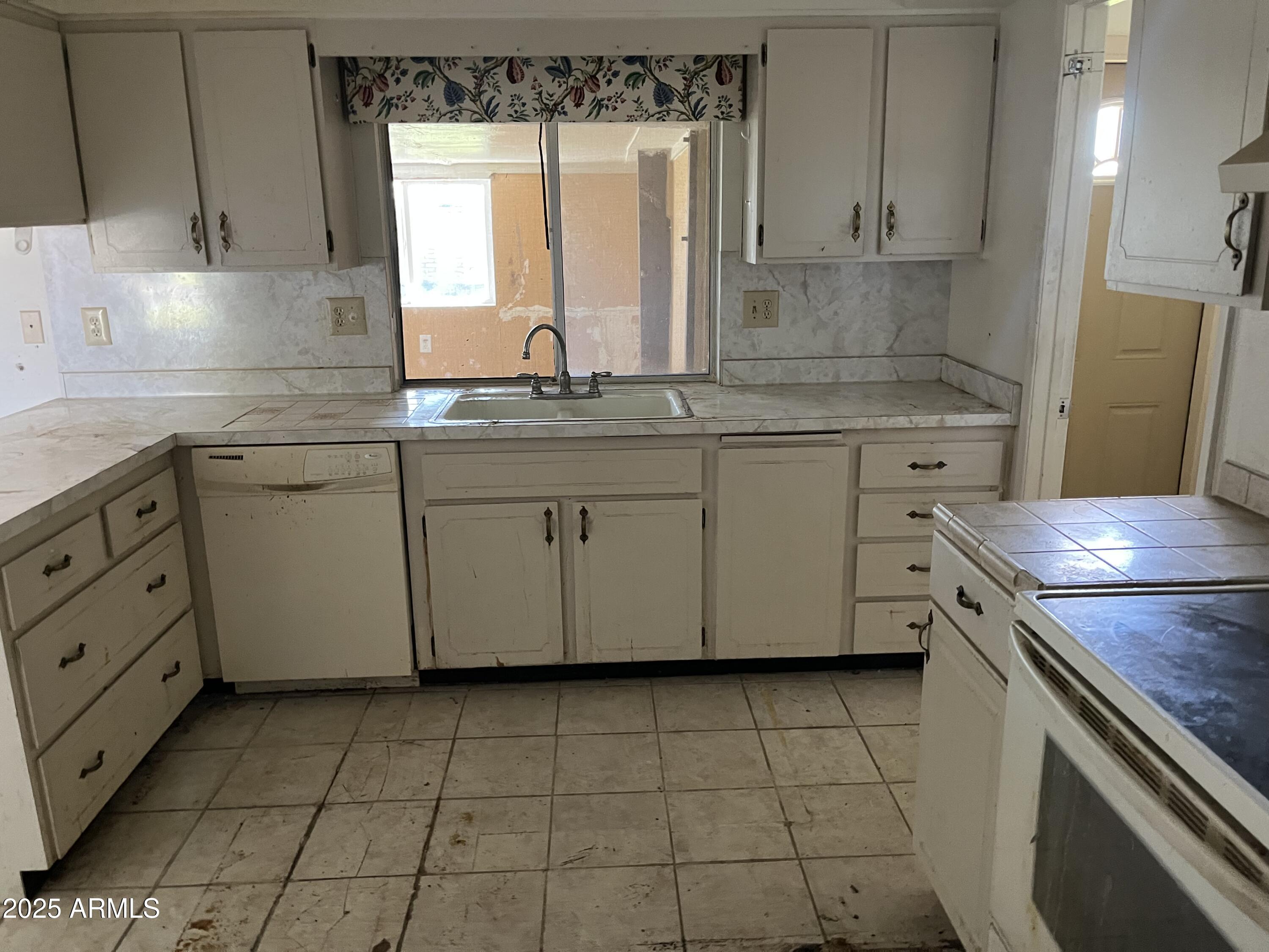 15401 N CAMEO Drive