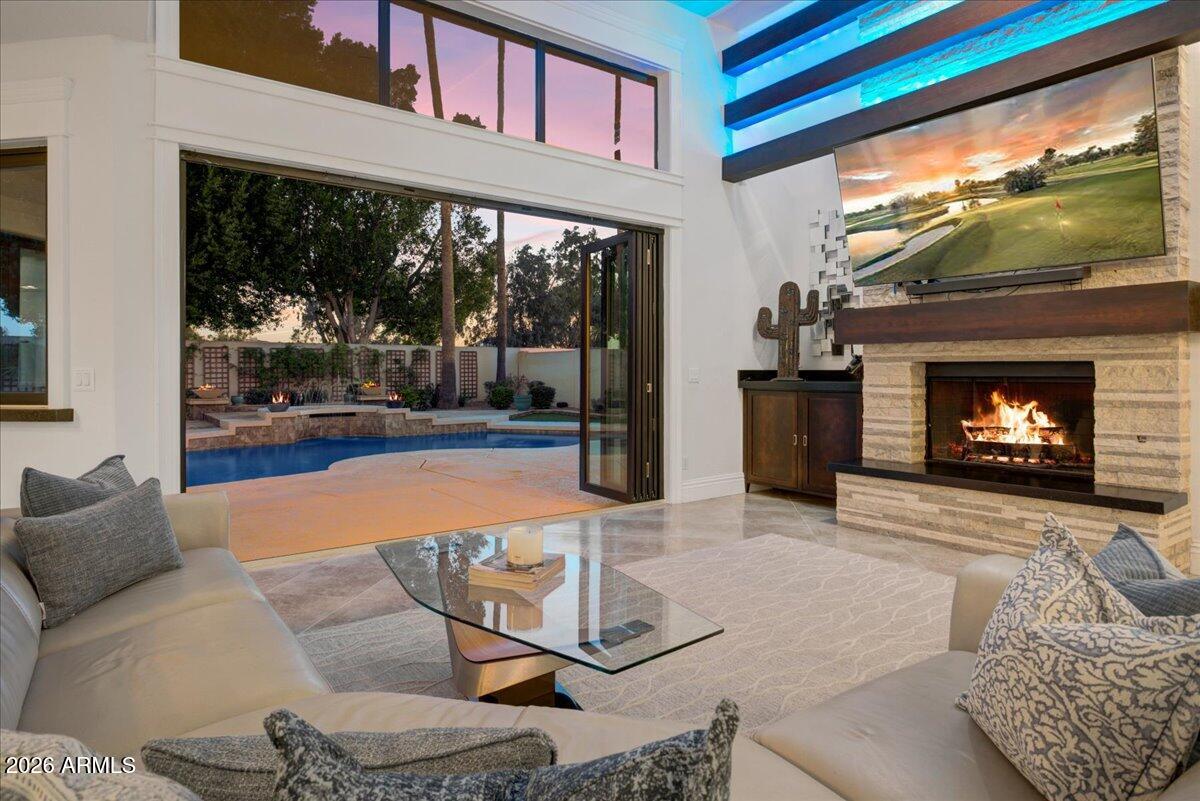 7347 E TURQUOISE Avenue