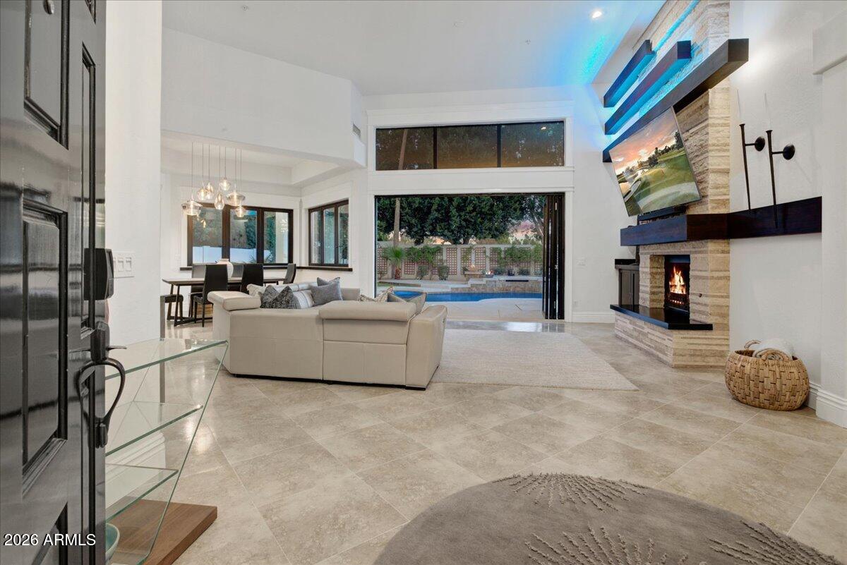 7347 E TURQUOISE Avenue