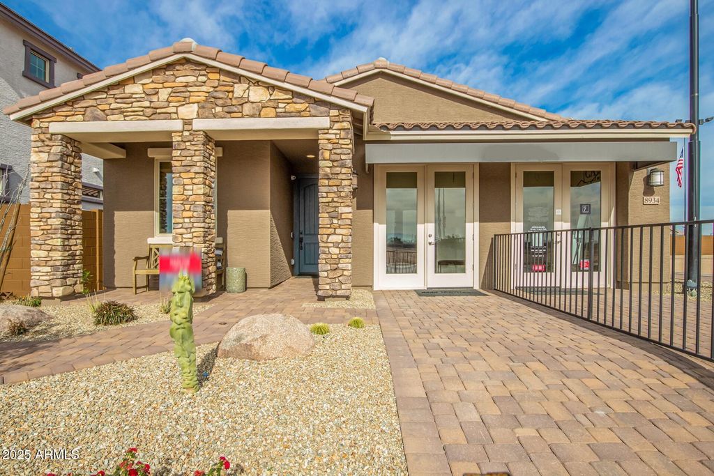 Photo of 8934 W Georgia Avenue, Glendale, AZ 85305 (MLS # 6924046)