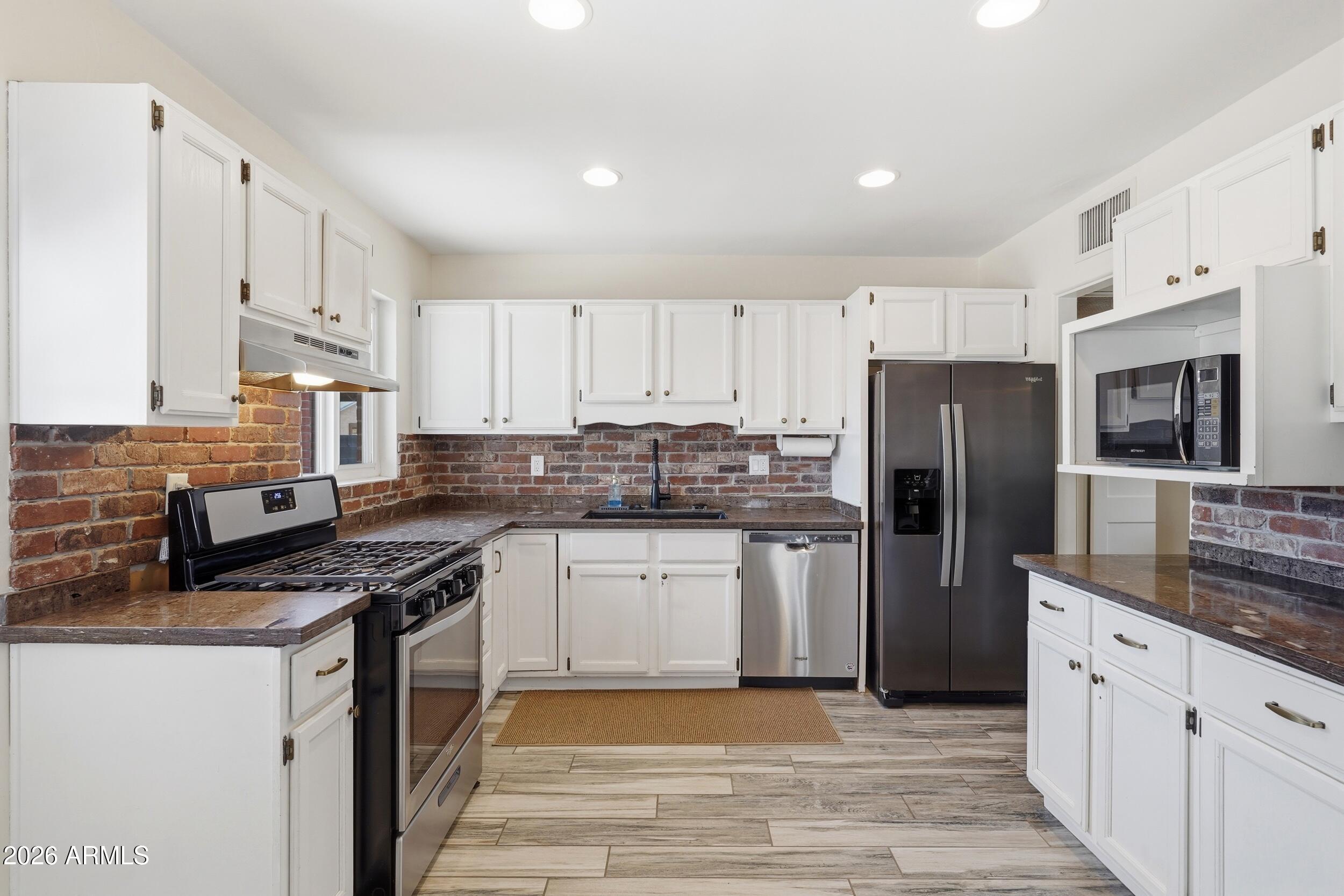 2345 E HEATHERBRAE Drive
