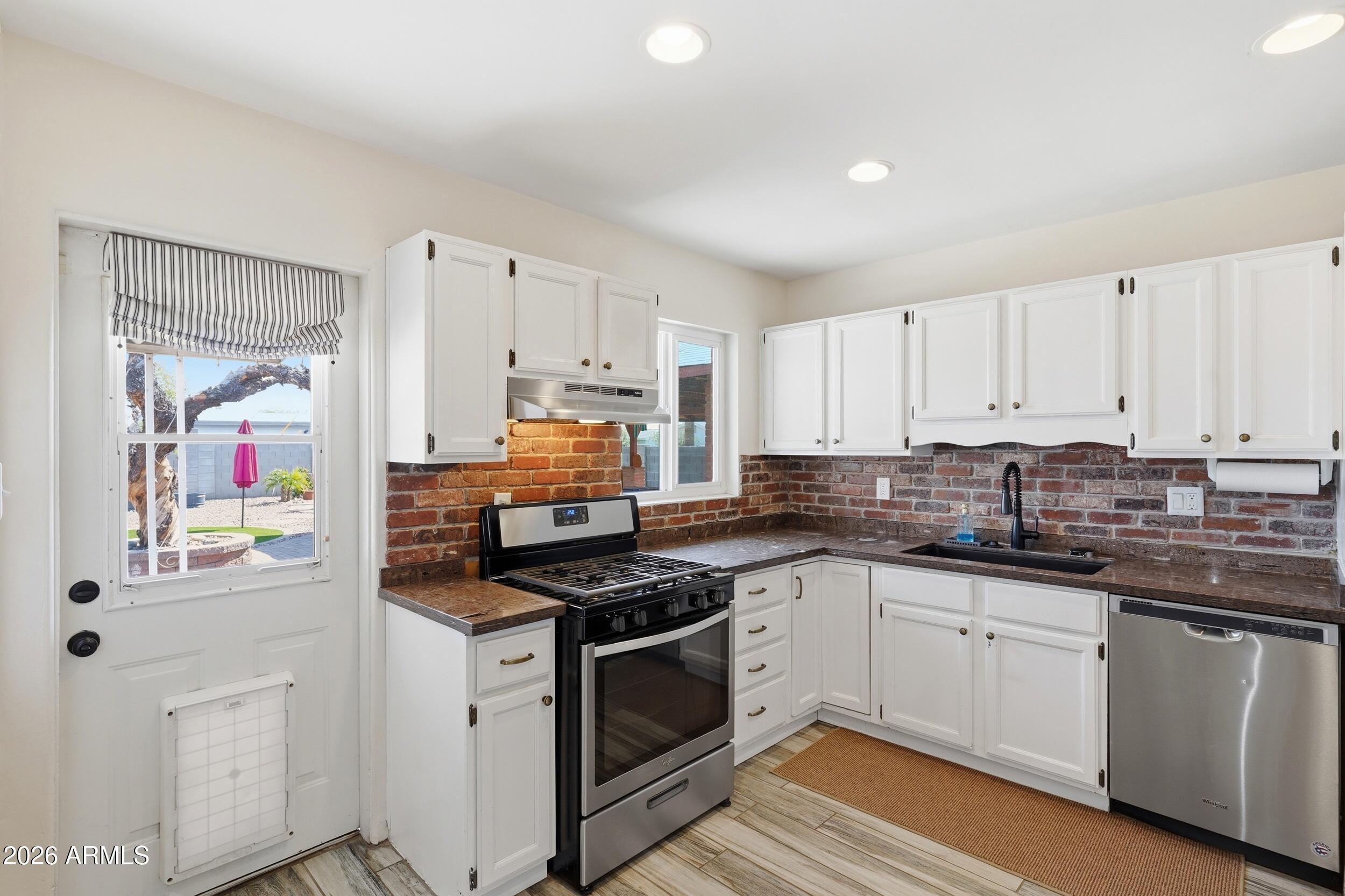 2345 E HEATHERBRAE Drive