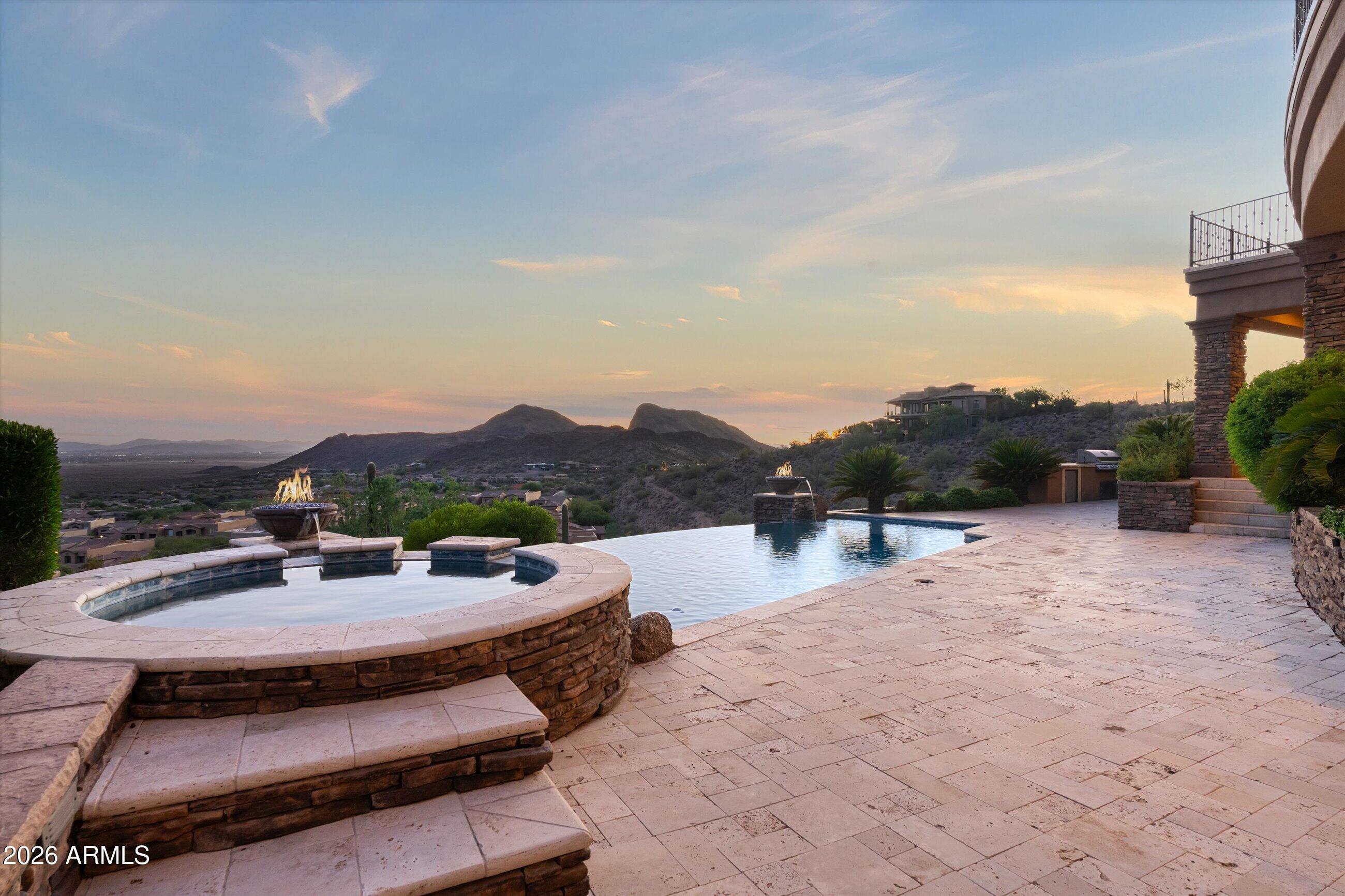 10208 N PALISADES Boulevard
