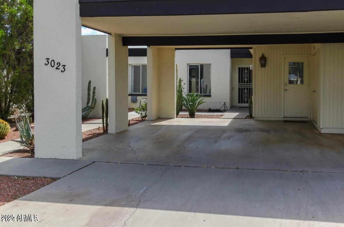 3023 W CALAVAR Road