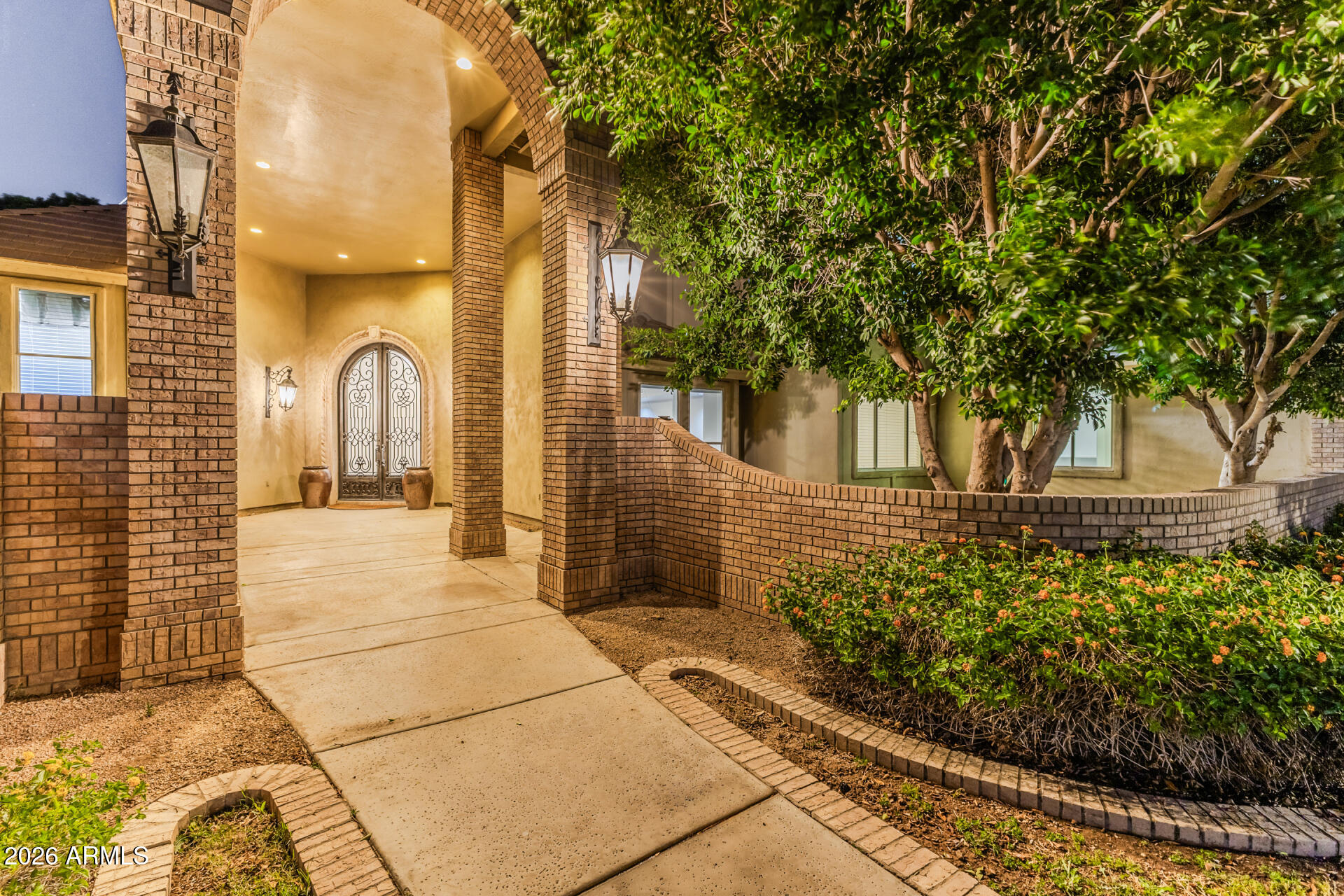 2266 E MALLORY Circle