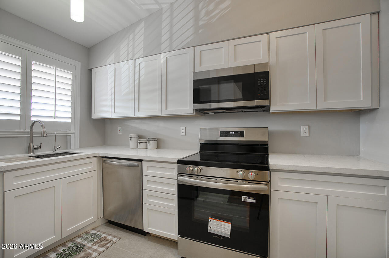 10822 N FAIRWAY Court W 218