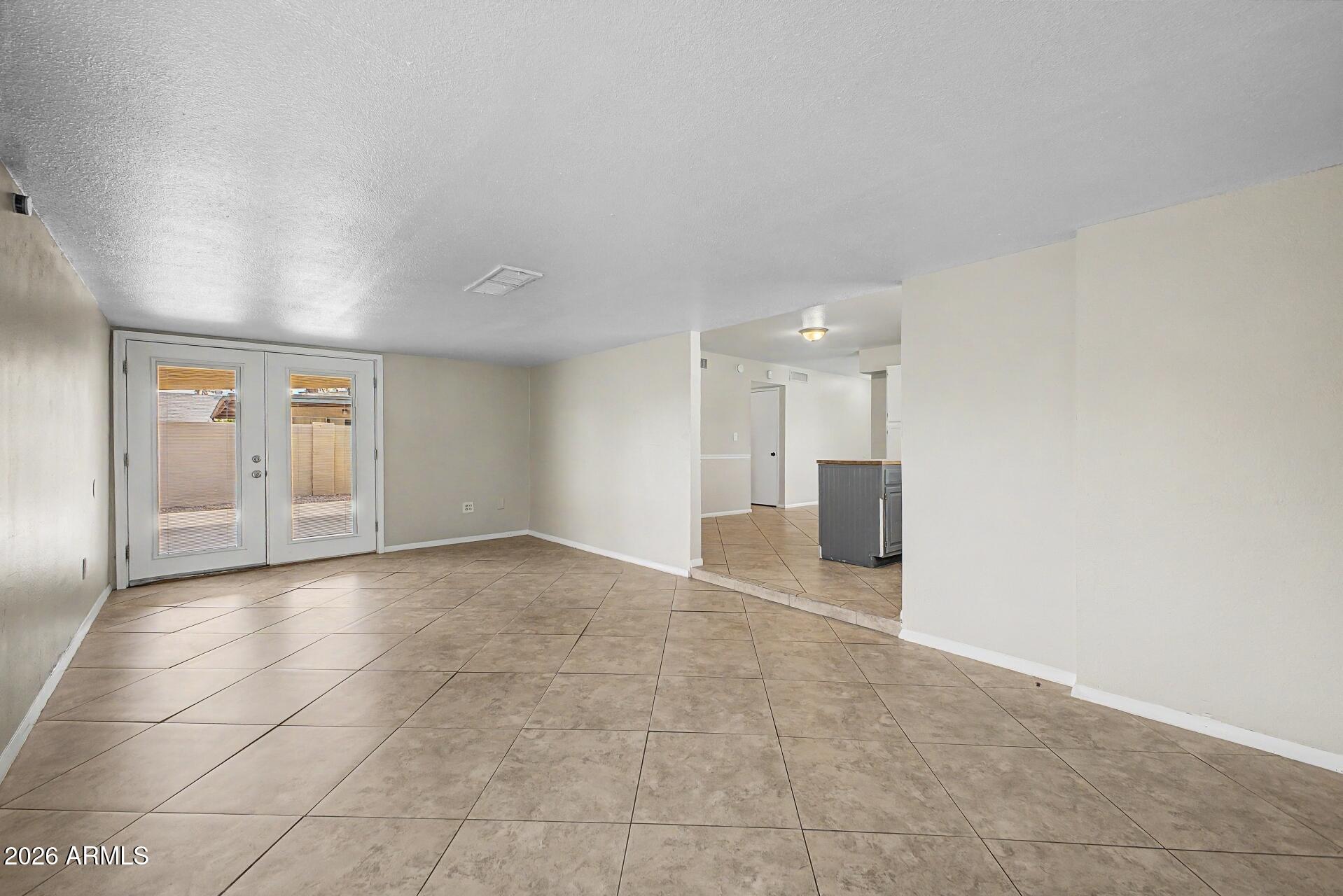 2235 W EL MORO Avenue