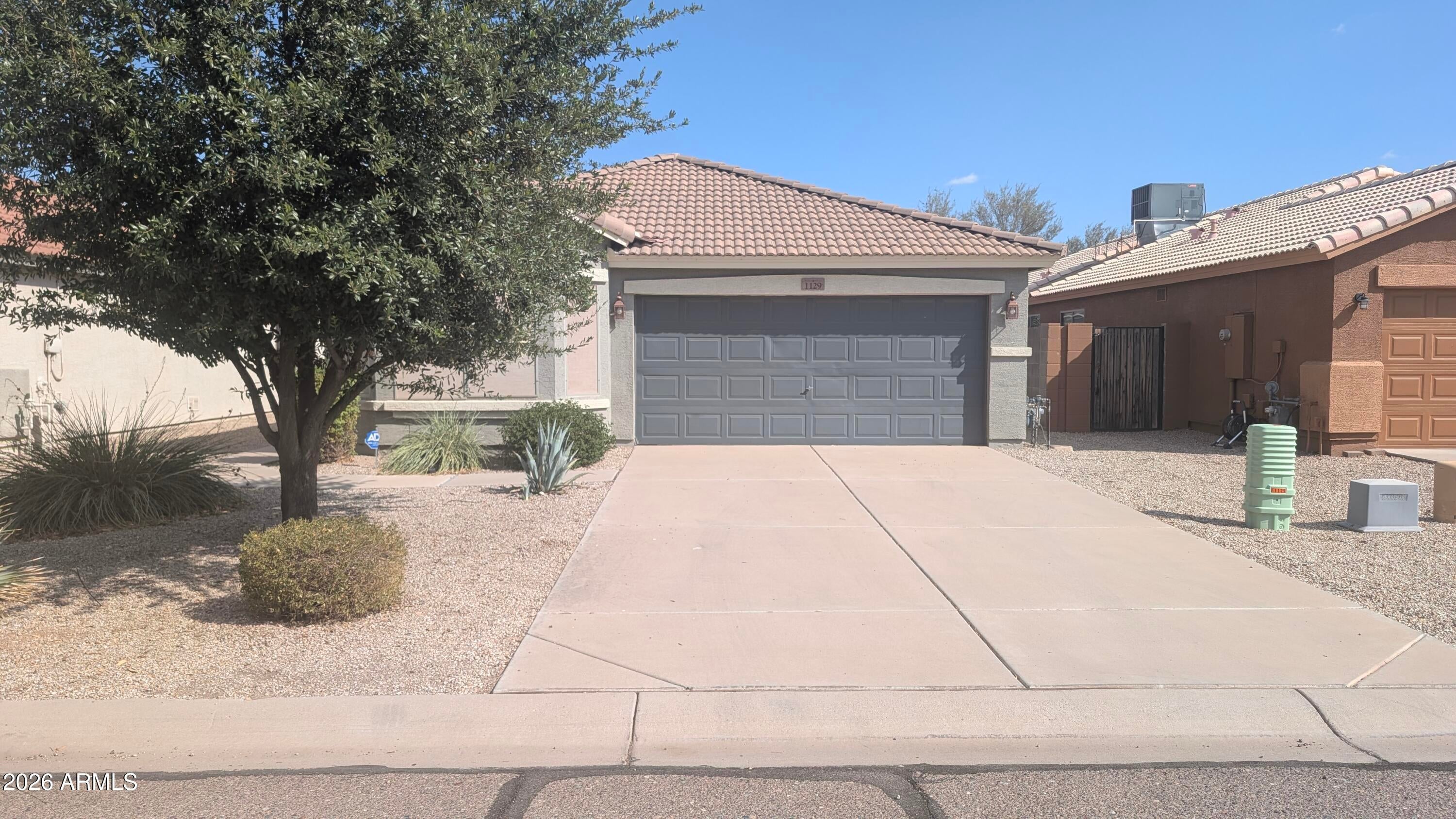 1129 E NARDINI Street