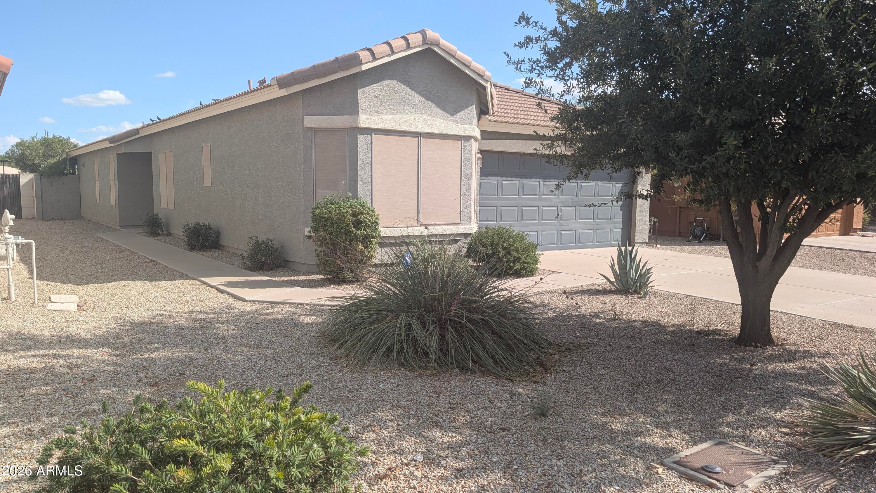1129 E NARDINI Street