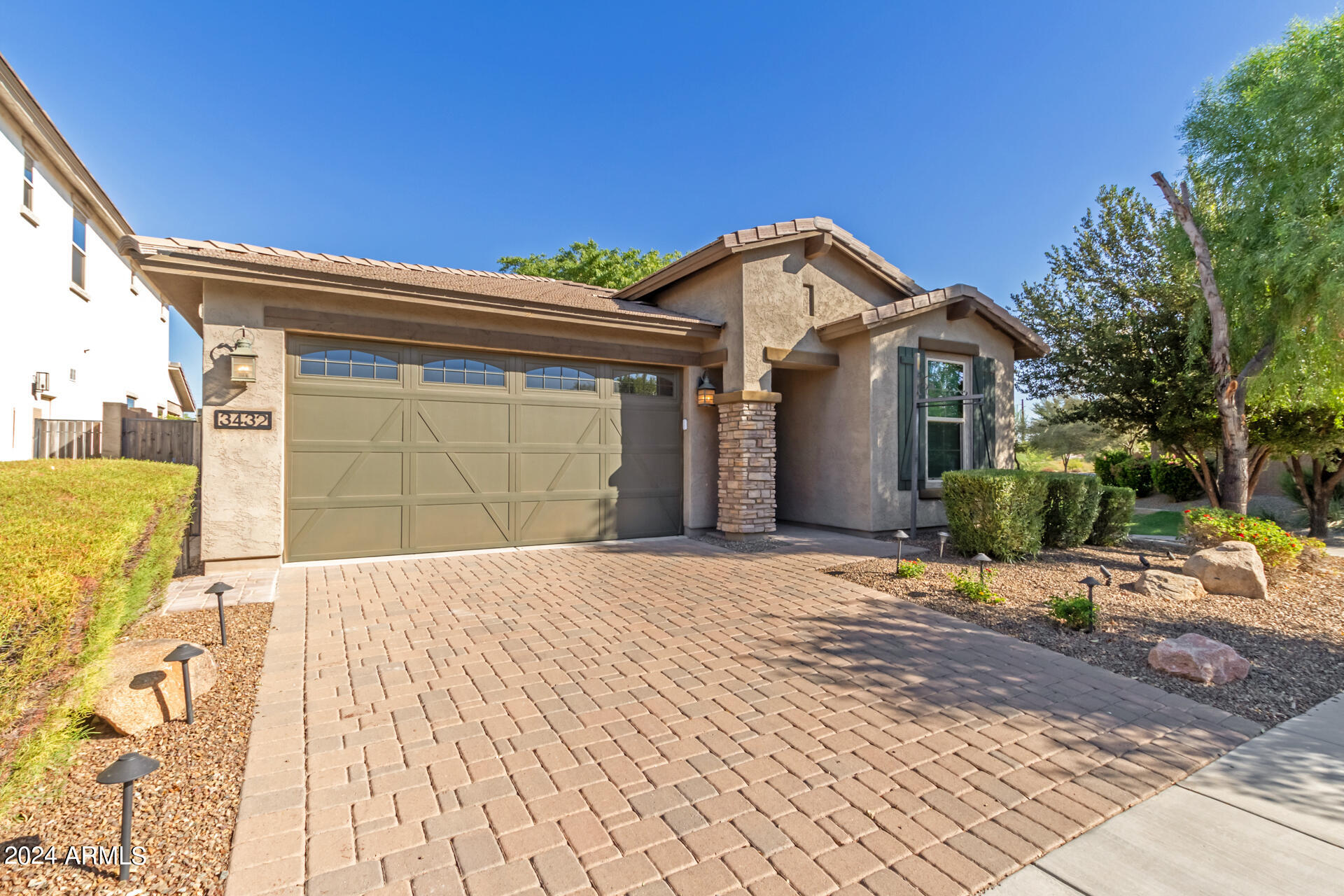 3432 E STRAWBERRY Drive