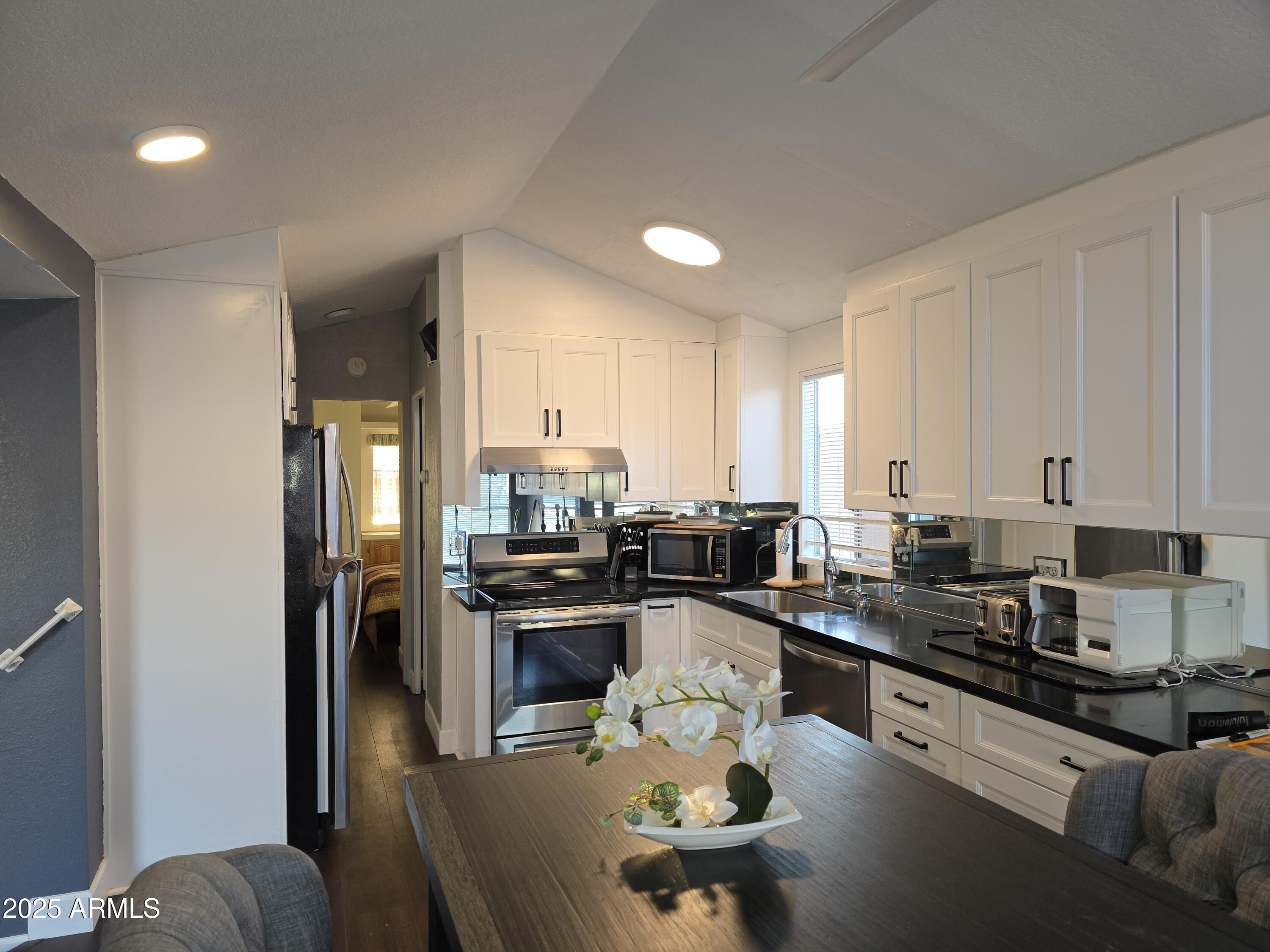 2090 S Cherokee Avenue