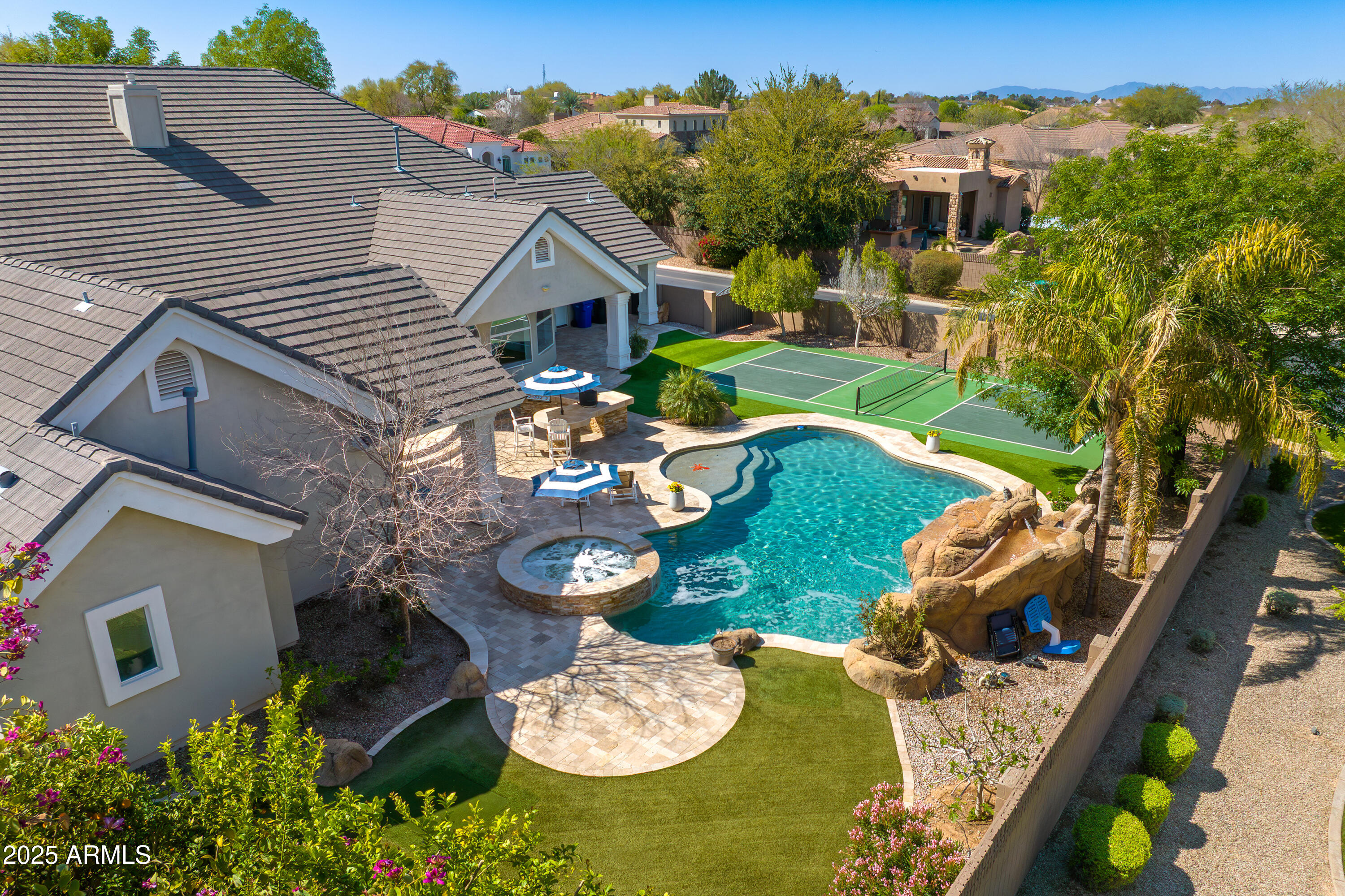 3120 E WATERMAN Court