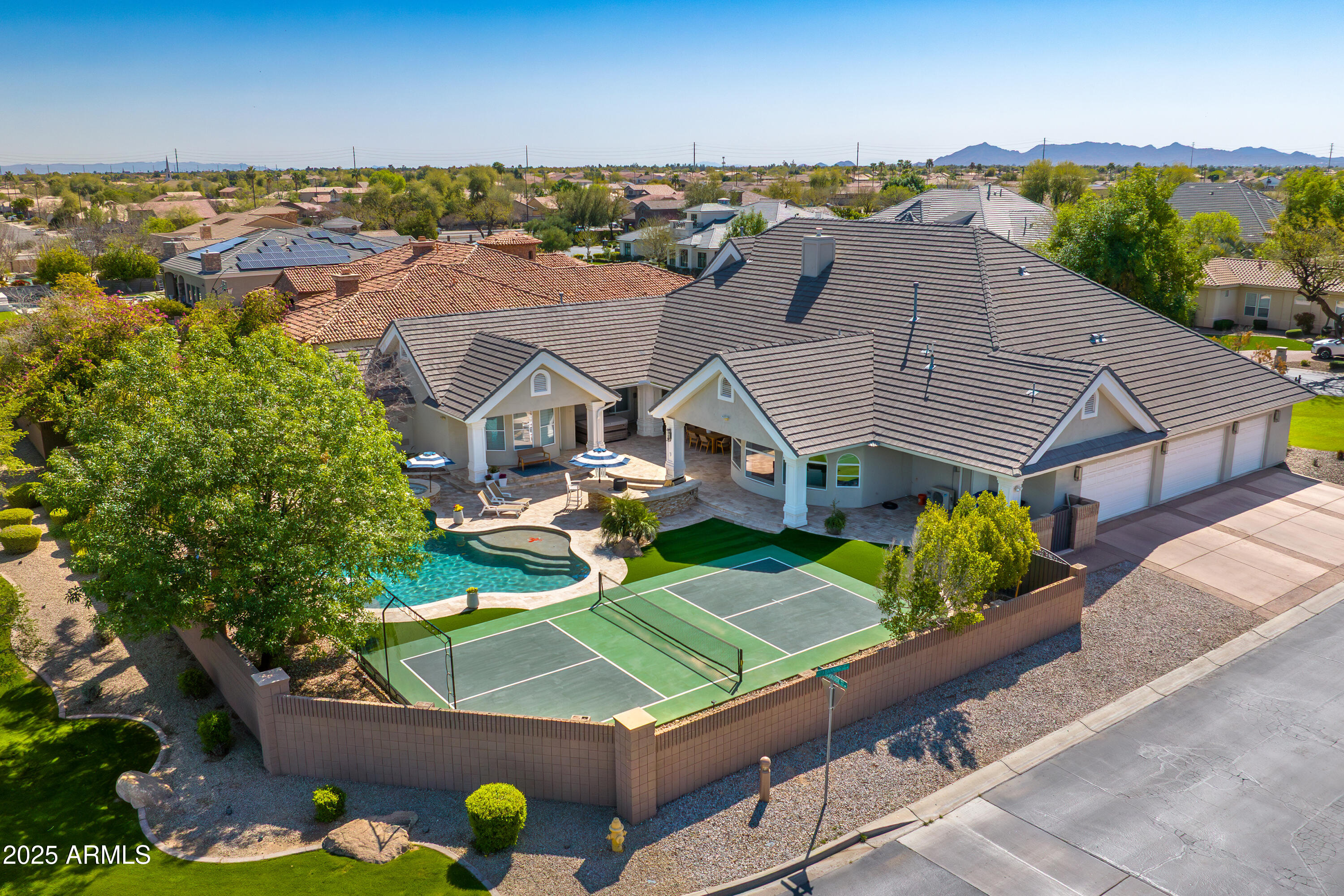 3120 E WATERMAN Court
