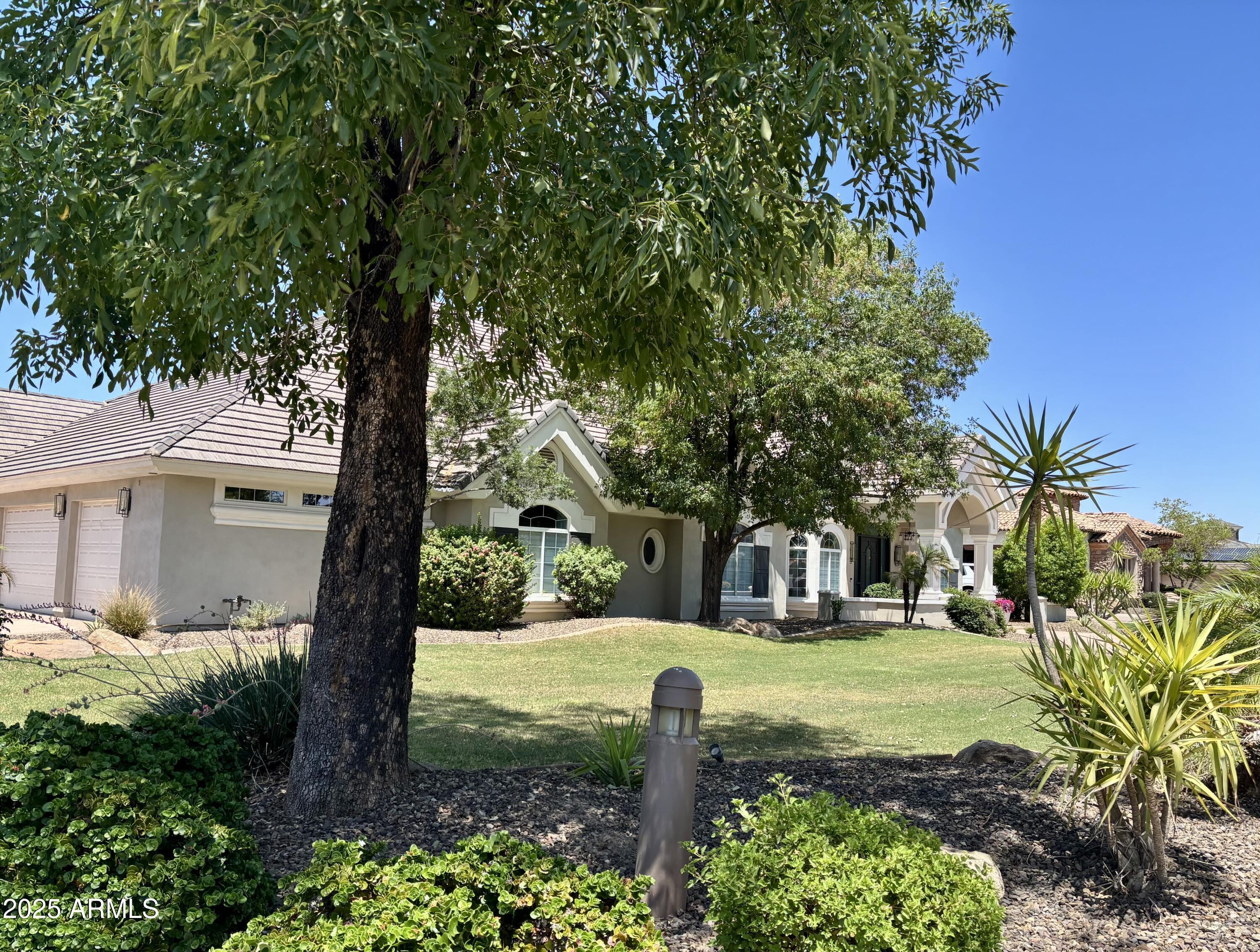 3120 E WATERMAN Court