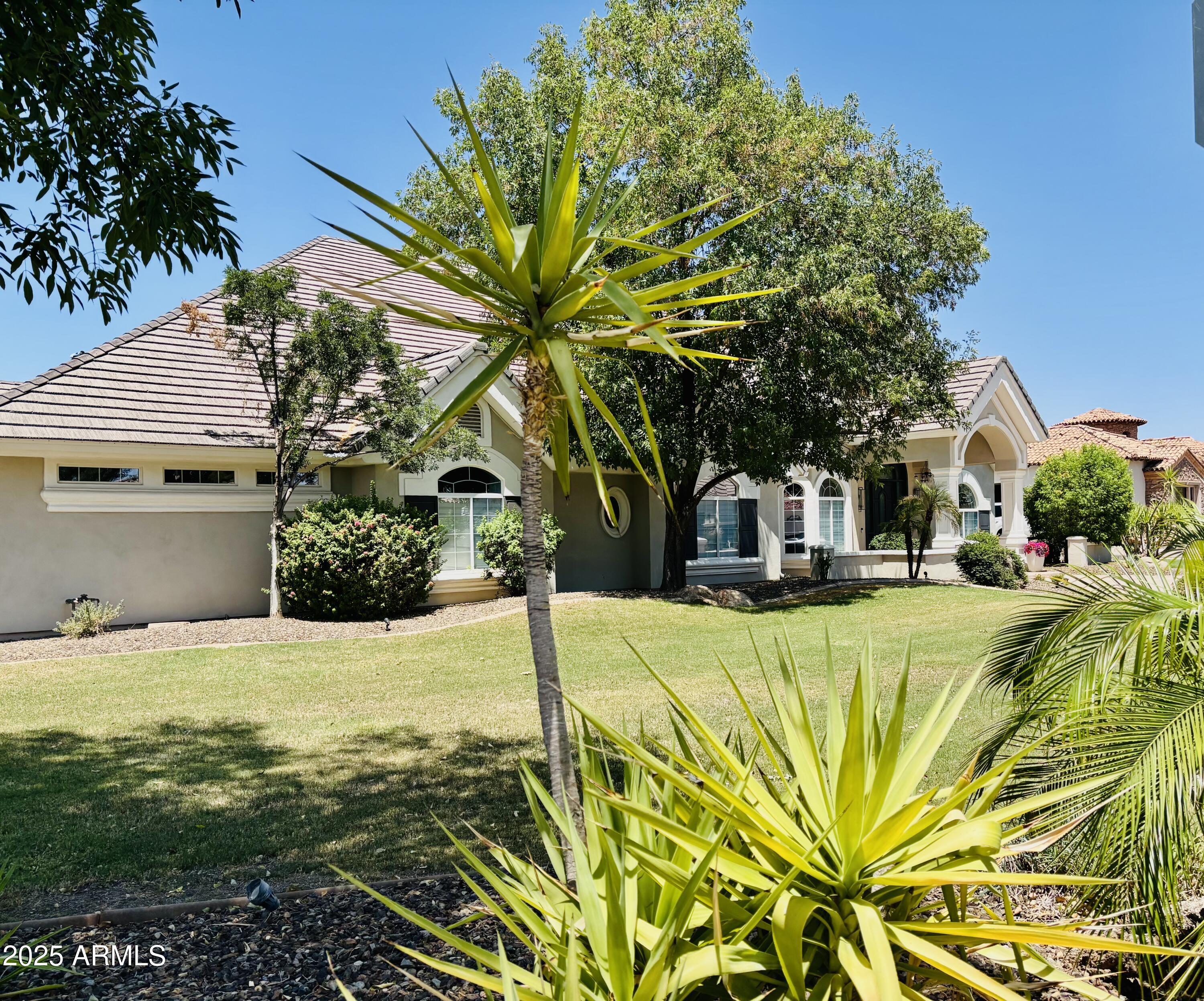 3120 E WATERMAN Court