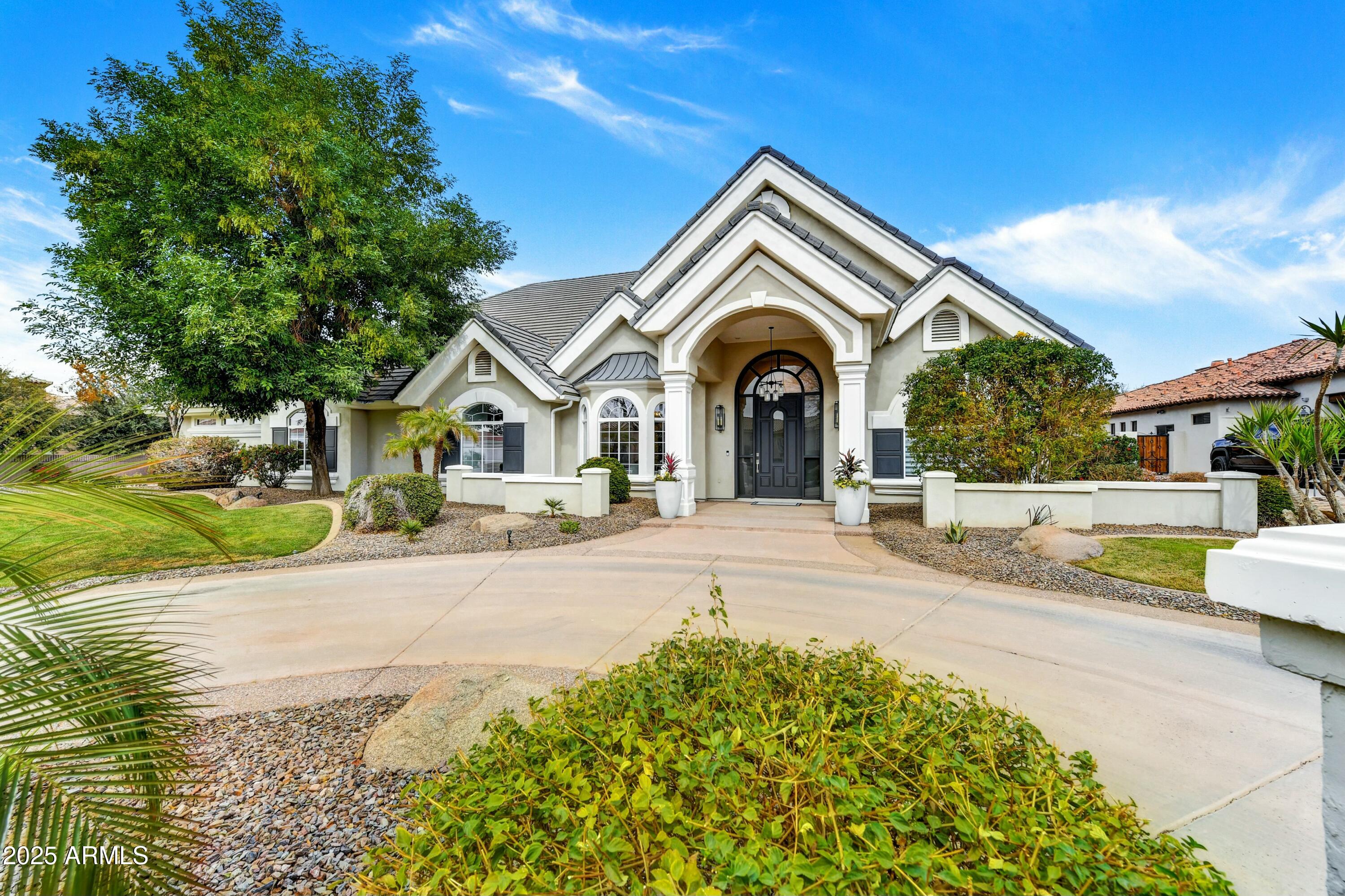 3120 E WATERMAN Court