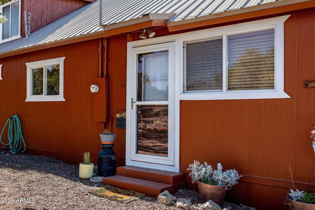 Photo of 3370 Turkey Run, Overgaard, AZ 85933 (MLS # 7032245)