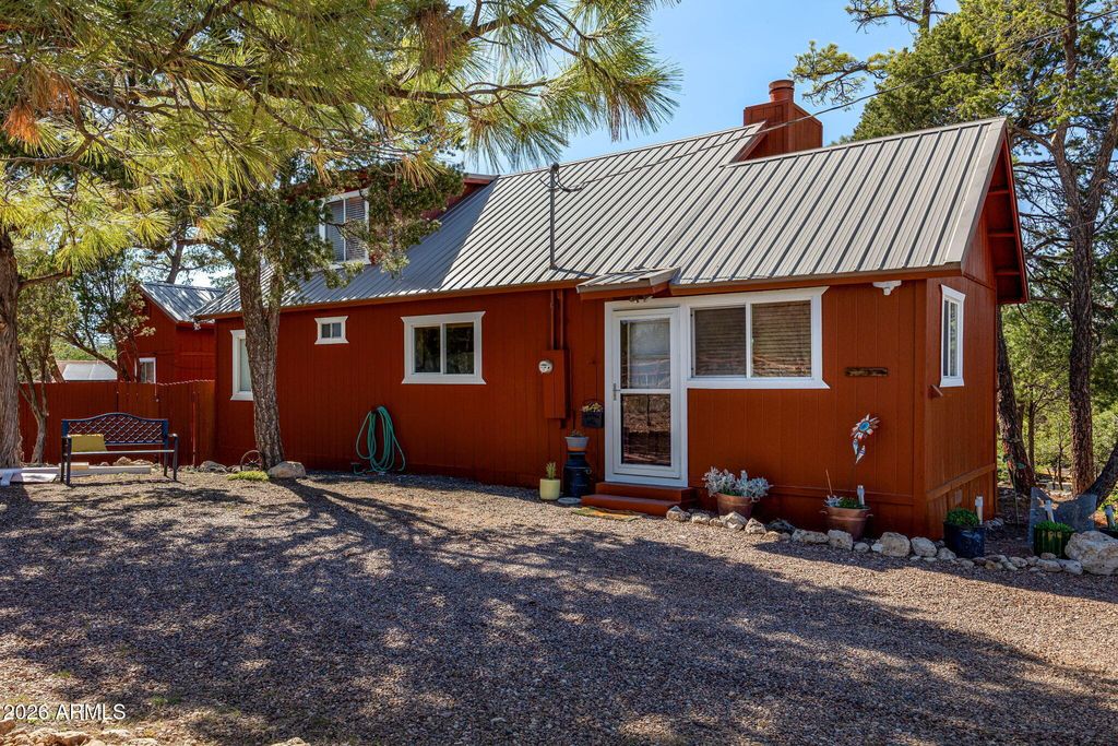 Photo of 3370 Turkey Run, Overgaard, AZ 85933 (MLS # 7032245)