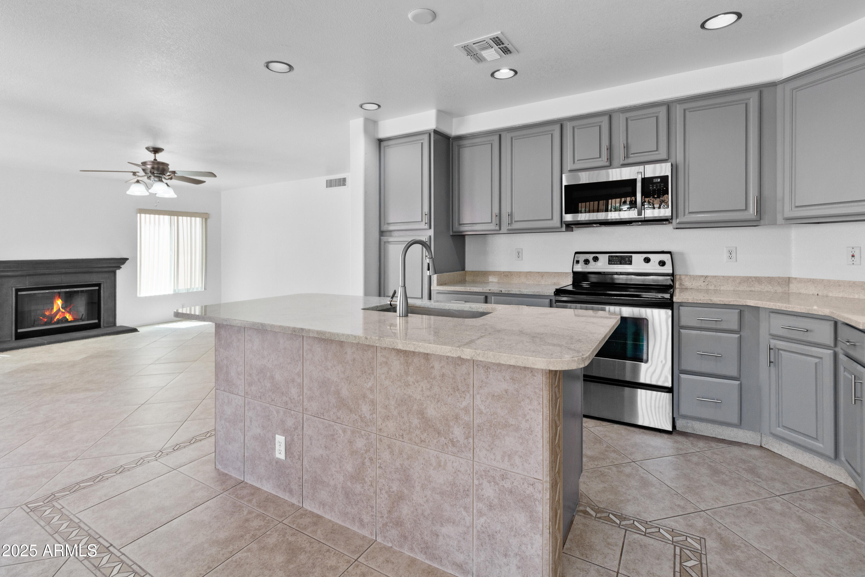 7767 W SIERRA VISTA Drive