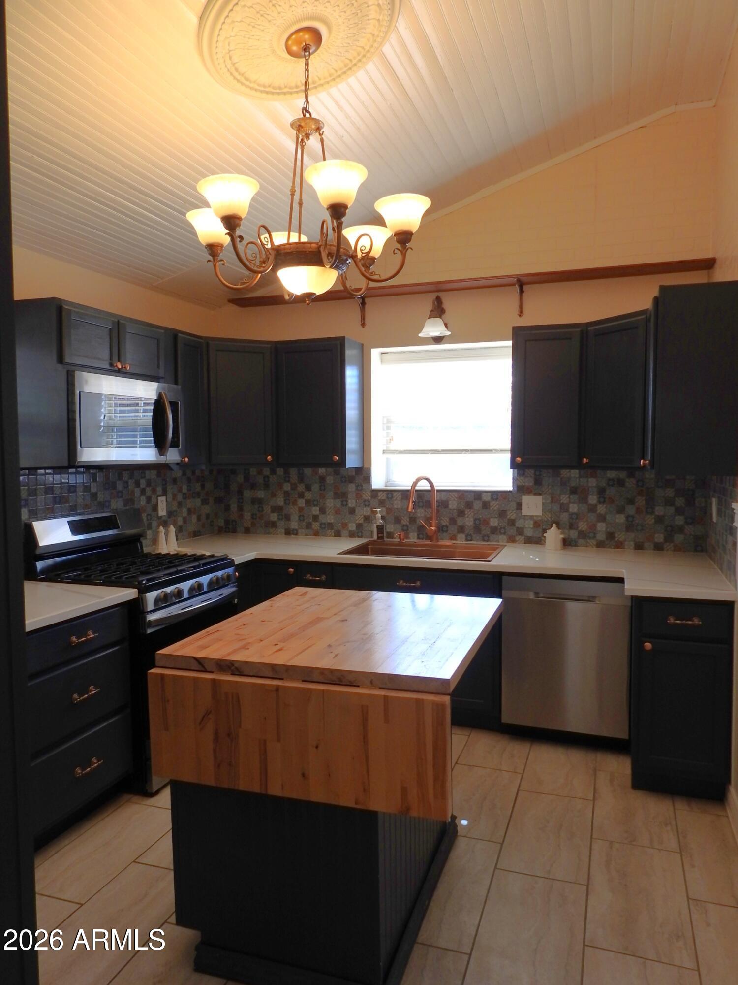 910 E FREMONT Street E