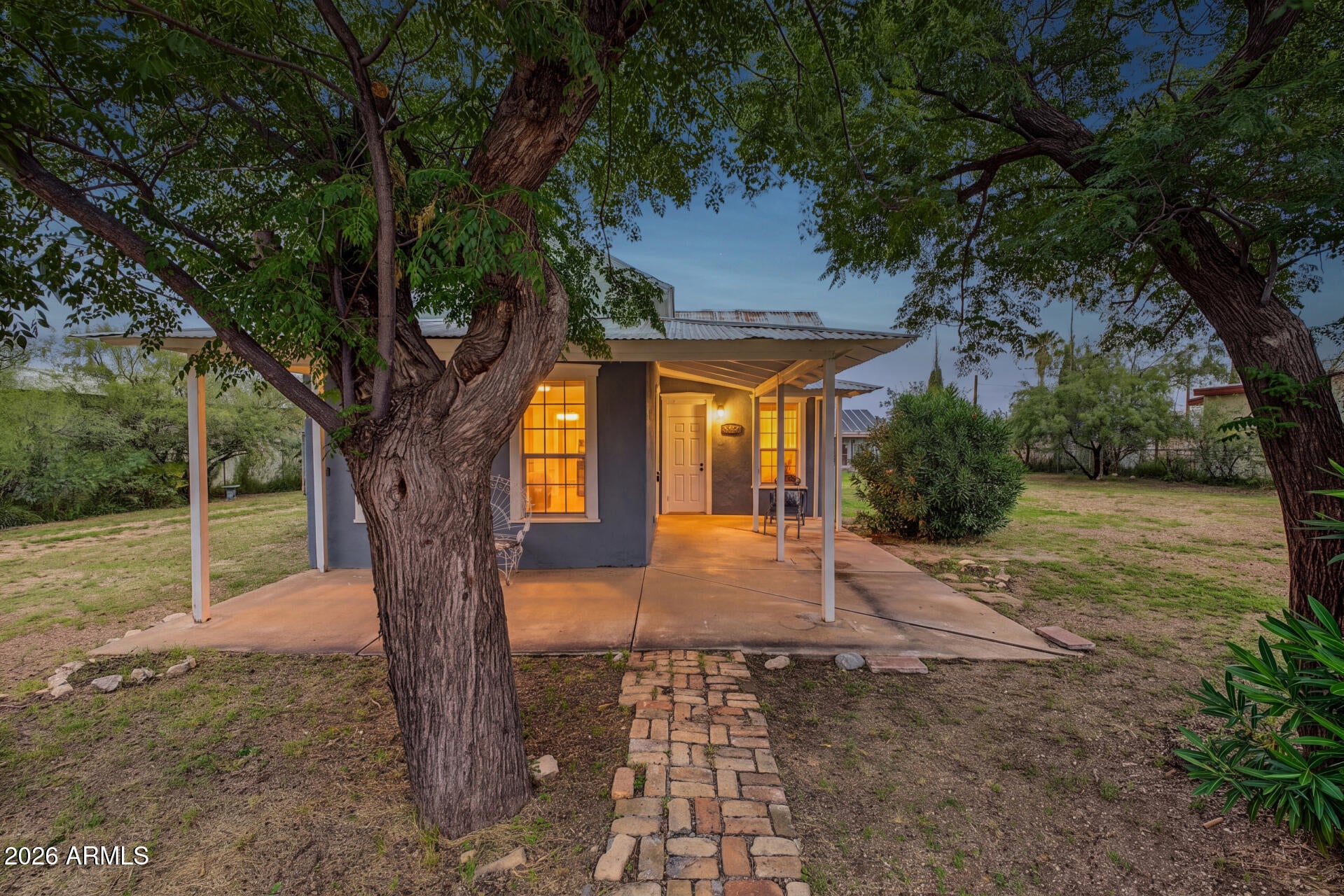 910 E FREMONT Street