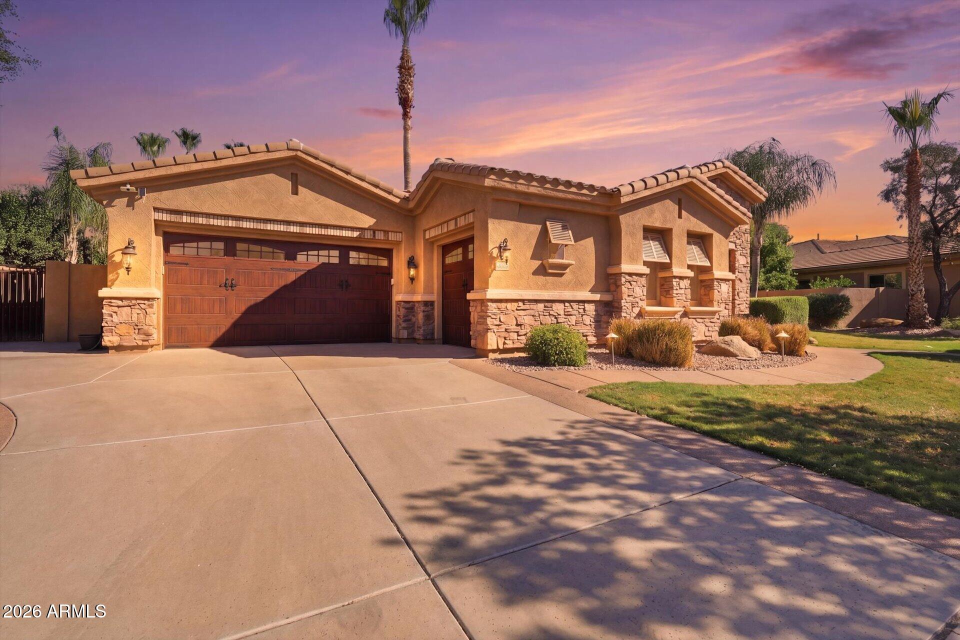 4552 E CAVALRY Drive