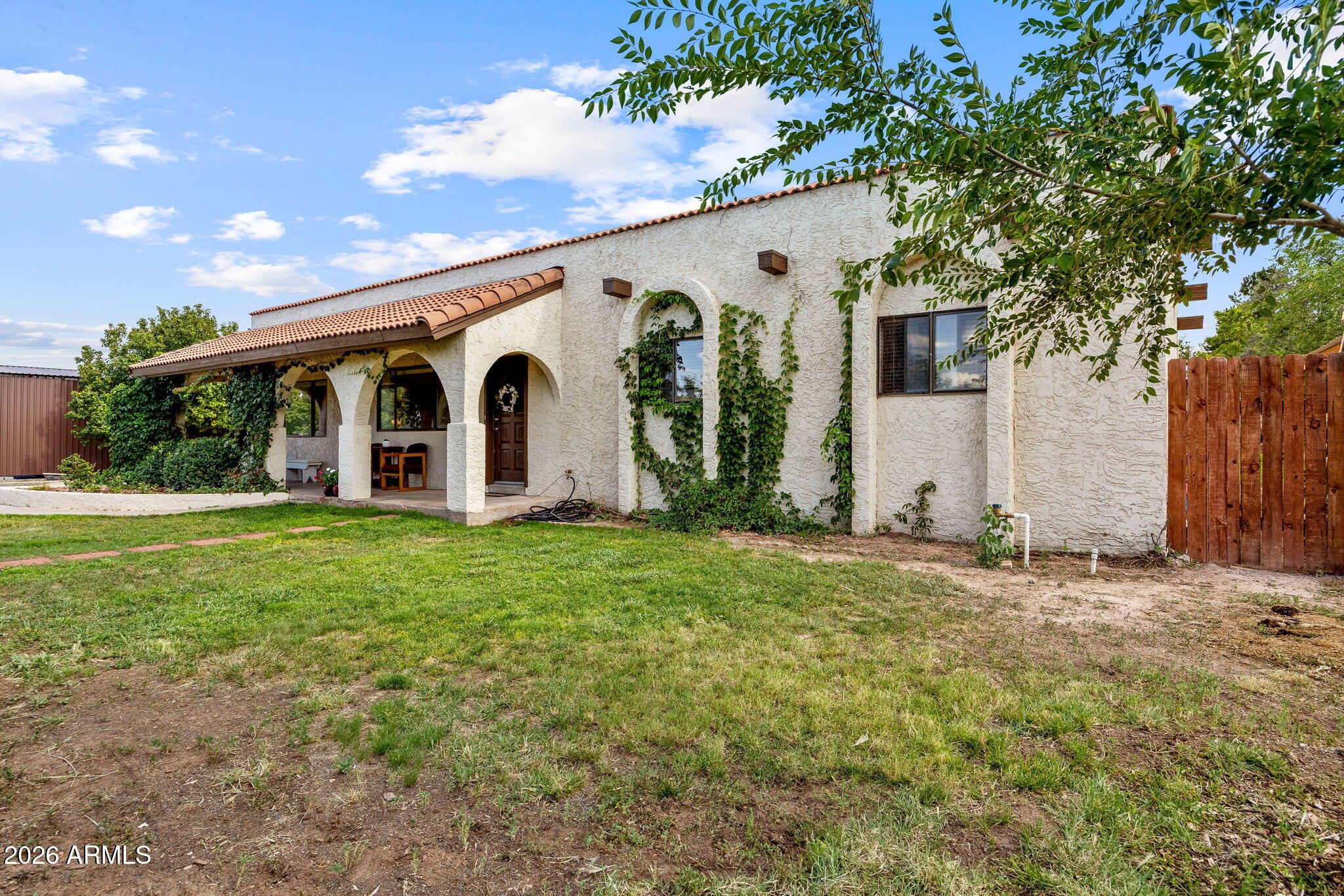 1450 W 6TH Street N