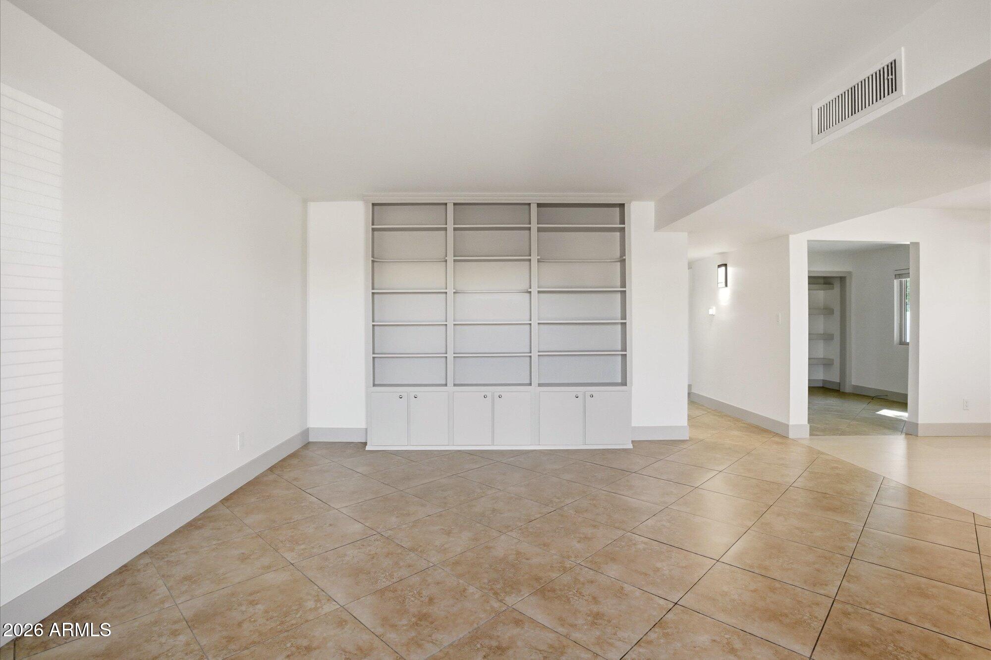 3131 W CLINTON Street