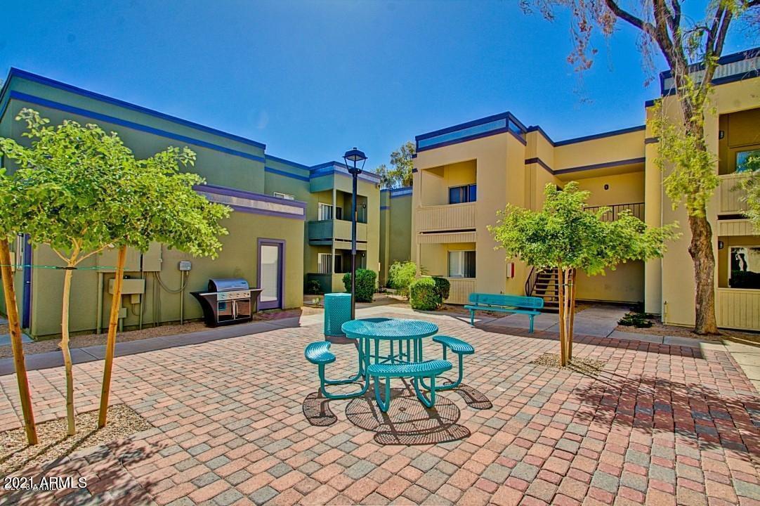 740 W ELM Street 160