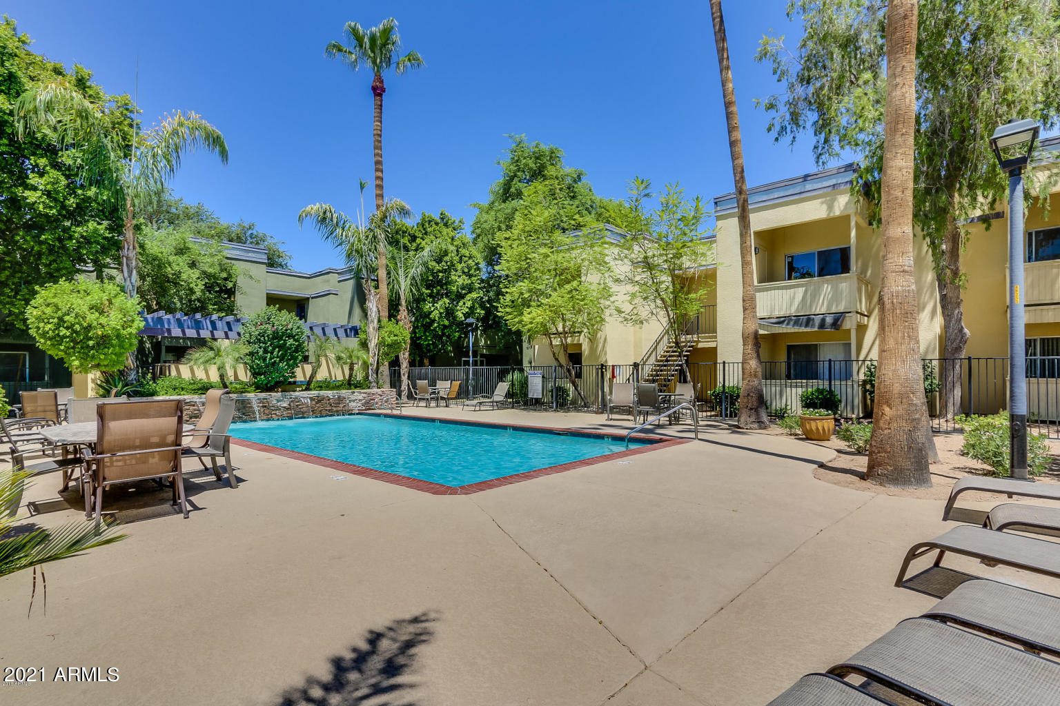 740 W ELM Street 160