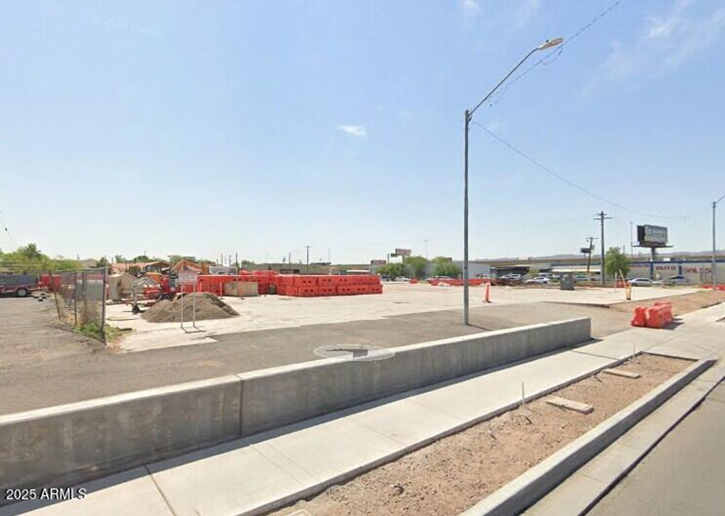 Photo of 1755 S Central Avenue #15, Phoenix, AZ 85004 (MLS # 6864687)