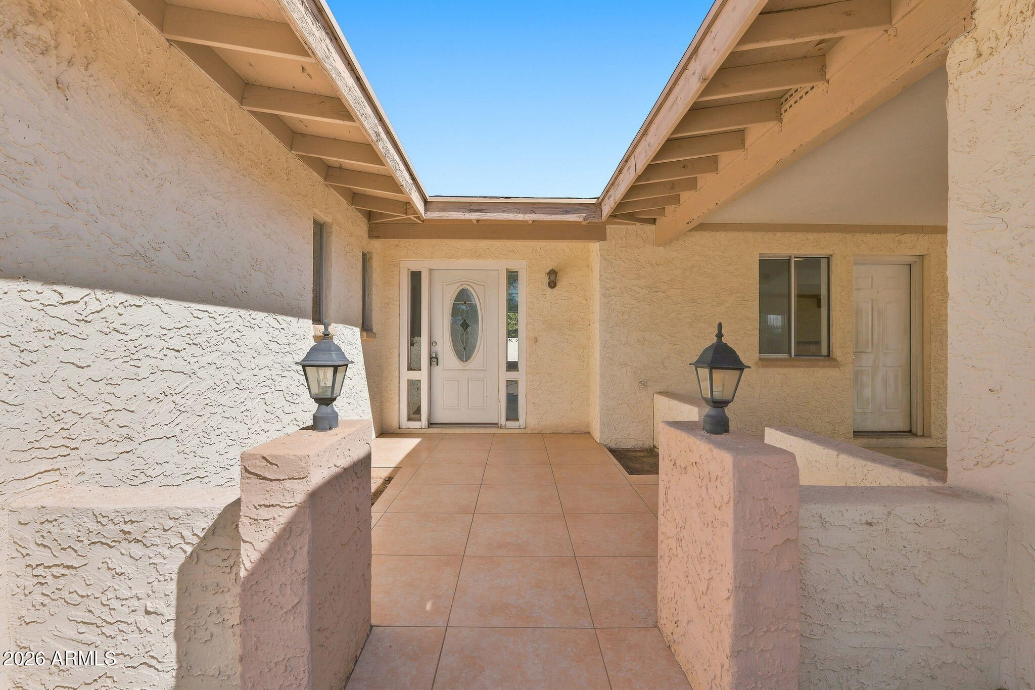 1008 W DRUMMER Avenue