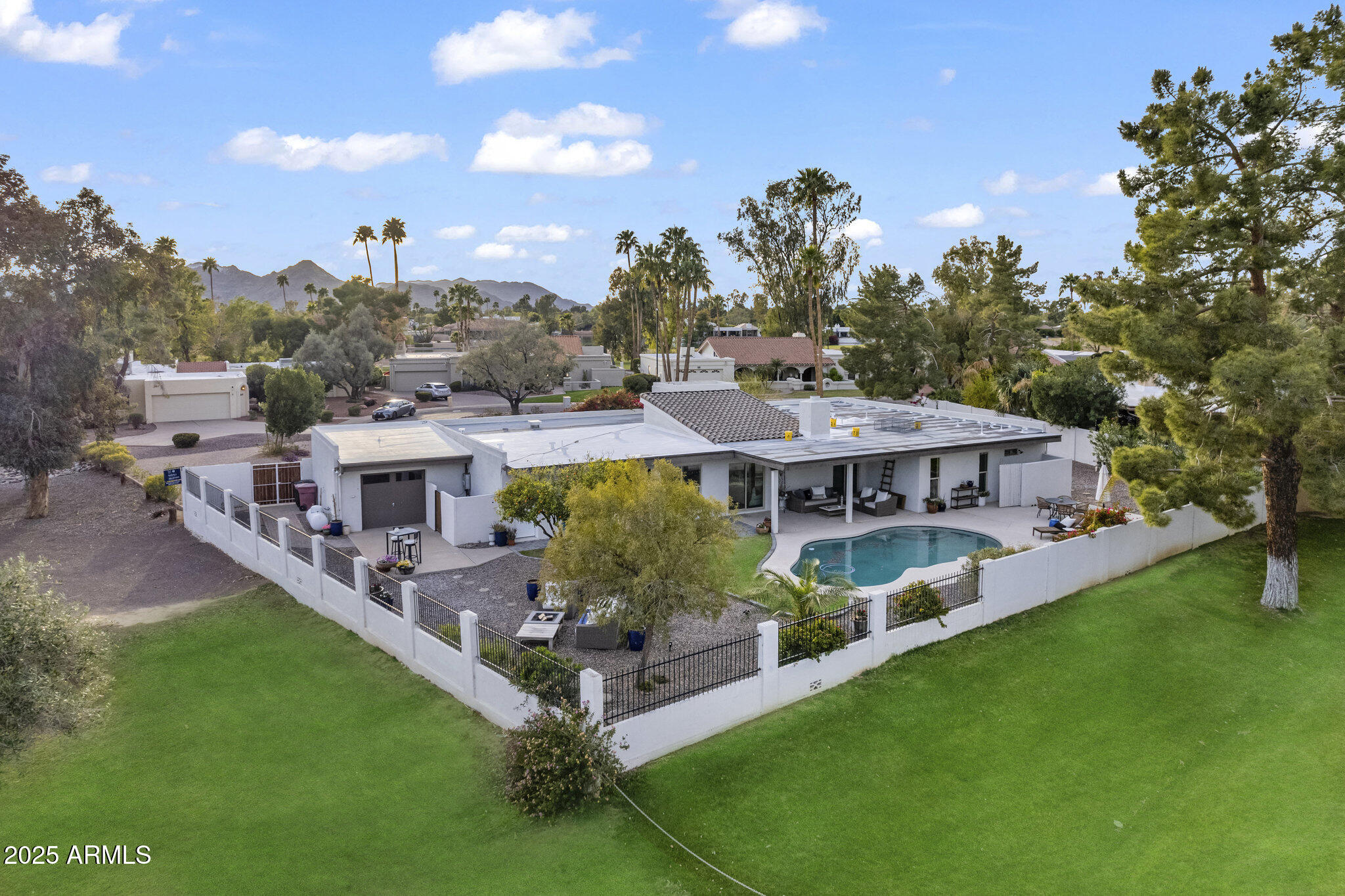 8307 N VIA RICO --