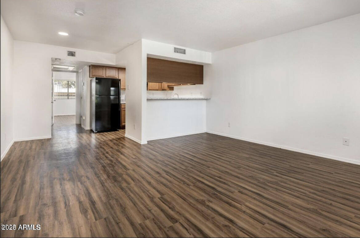 3810 N MARYVALE Parkway 1058